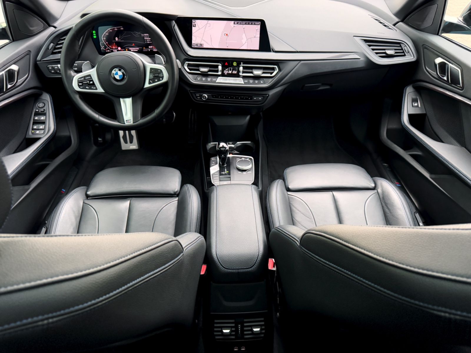Fahrzeugabbildung BMW 220i Gran Coupe M Sport *PANORAMA|LED|HEAD-UP*