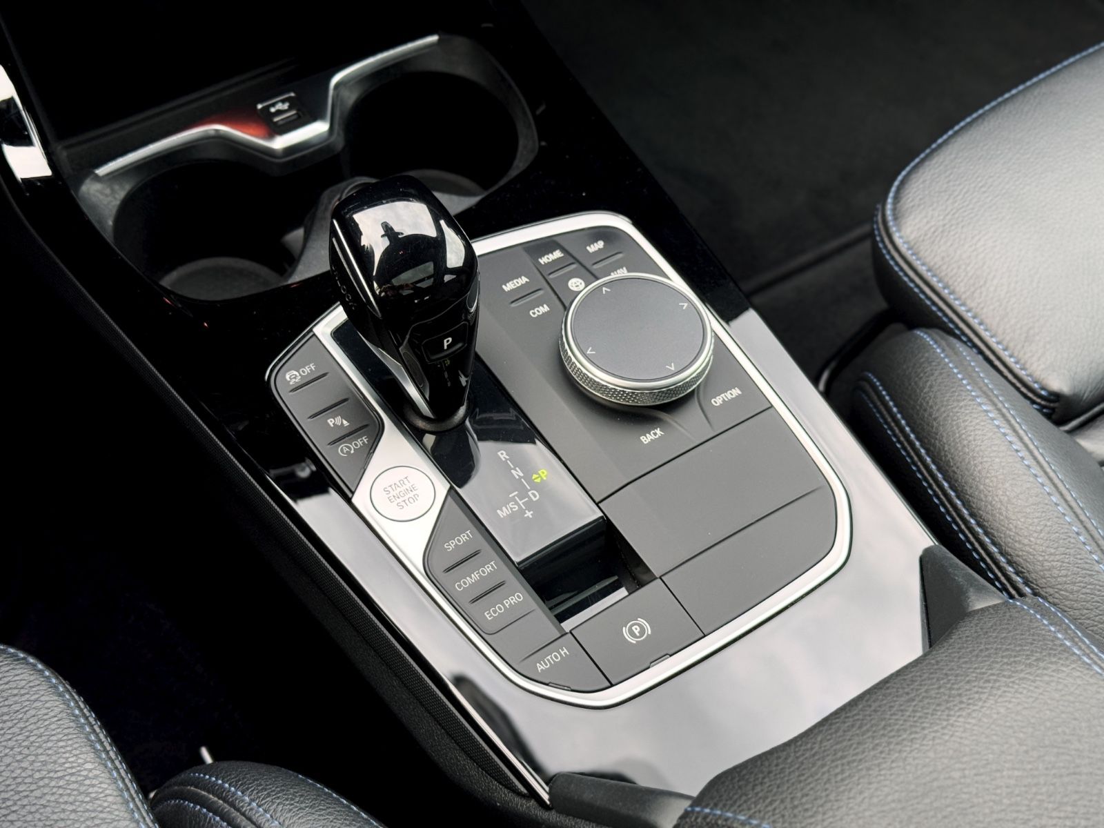 Fahrzeugabbildung BMW 220i Gran Coupe M Sport *PANORAMA|LED|HEAD-UP*