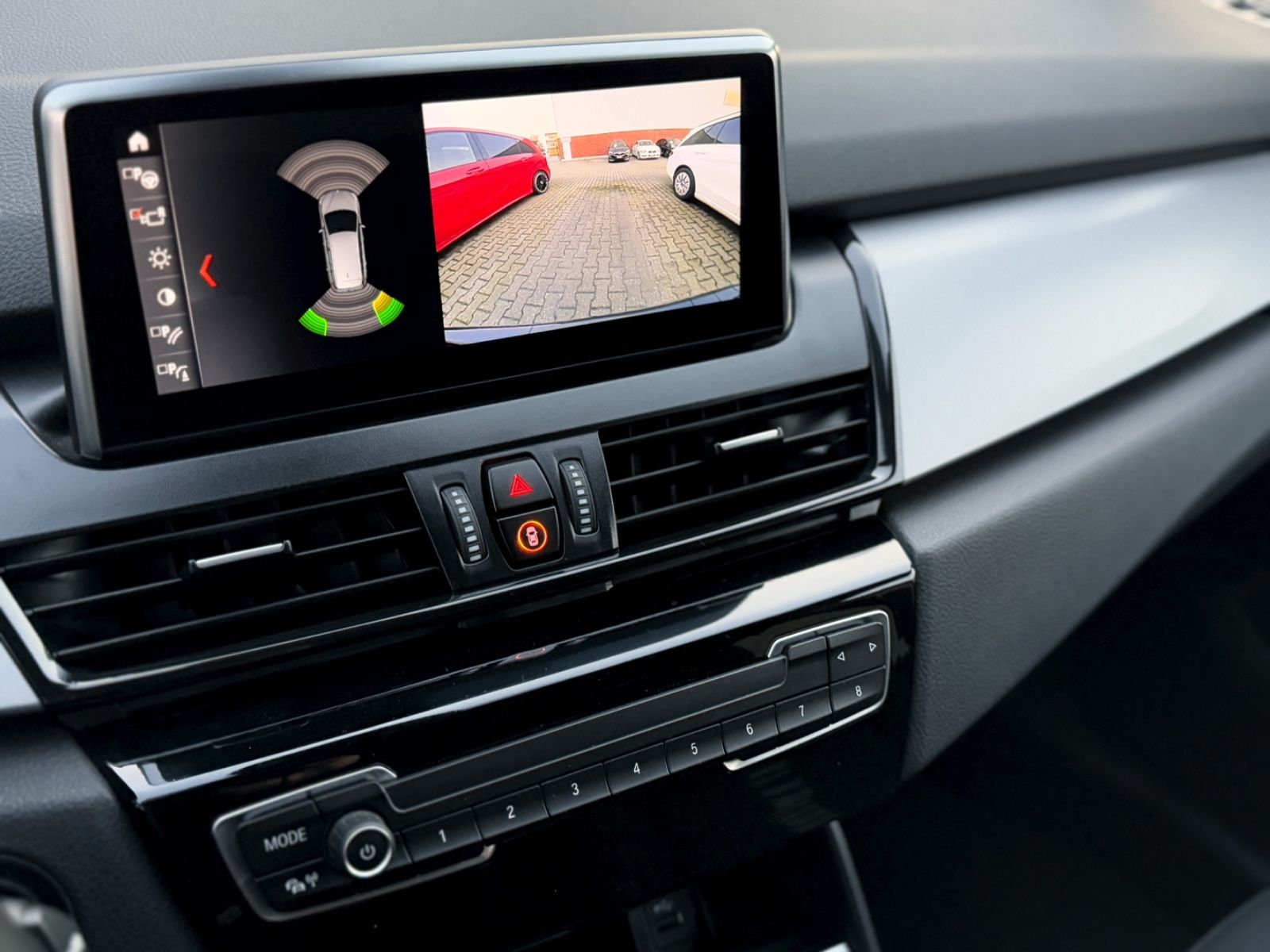 Fahrzeugabbildung BMW 218d Gran Tourer Advantage *LED|CAM|NAVI*