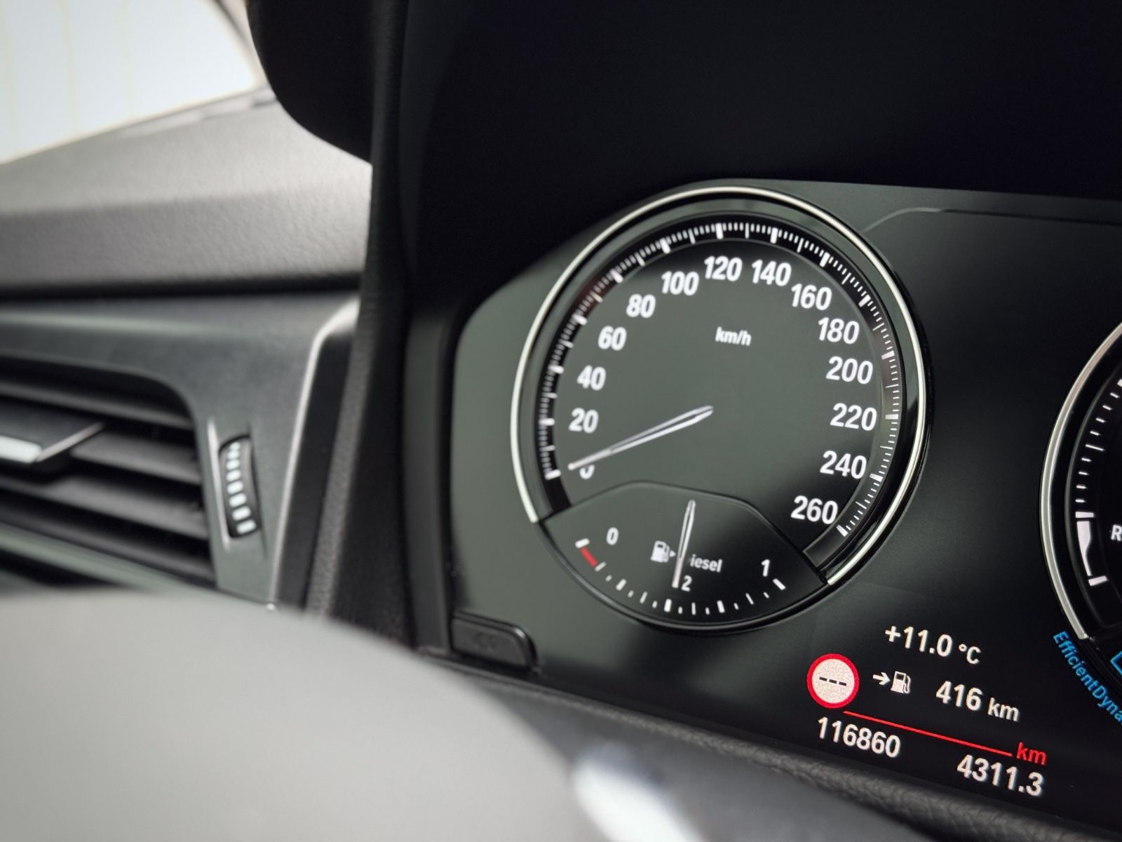 Fahrzeugabbildung BMW 218d Gran Tourer Advantage *LED|CAM|NAVI*