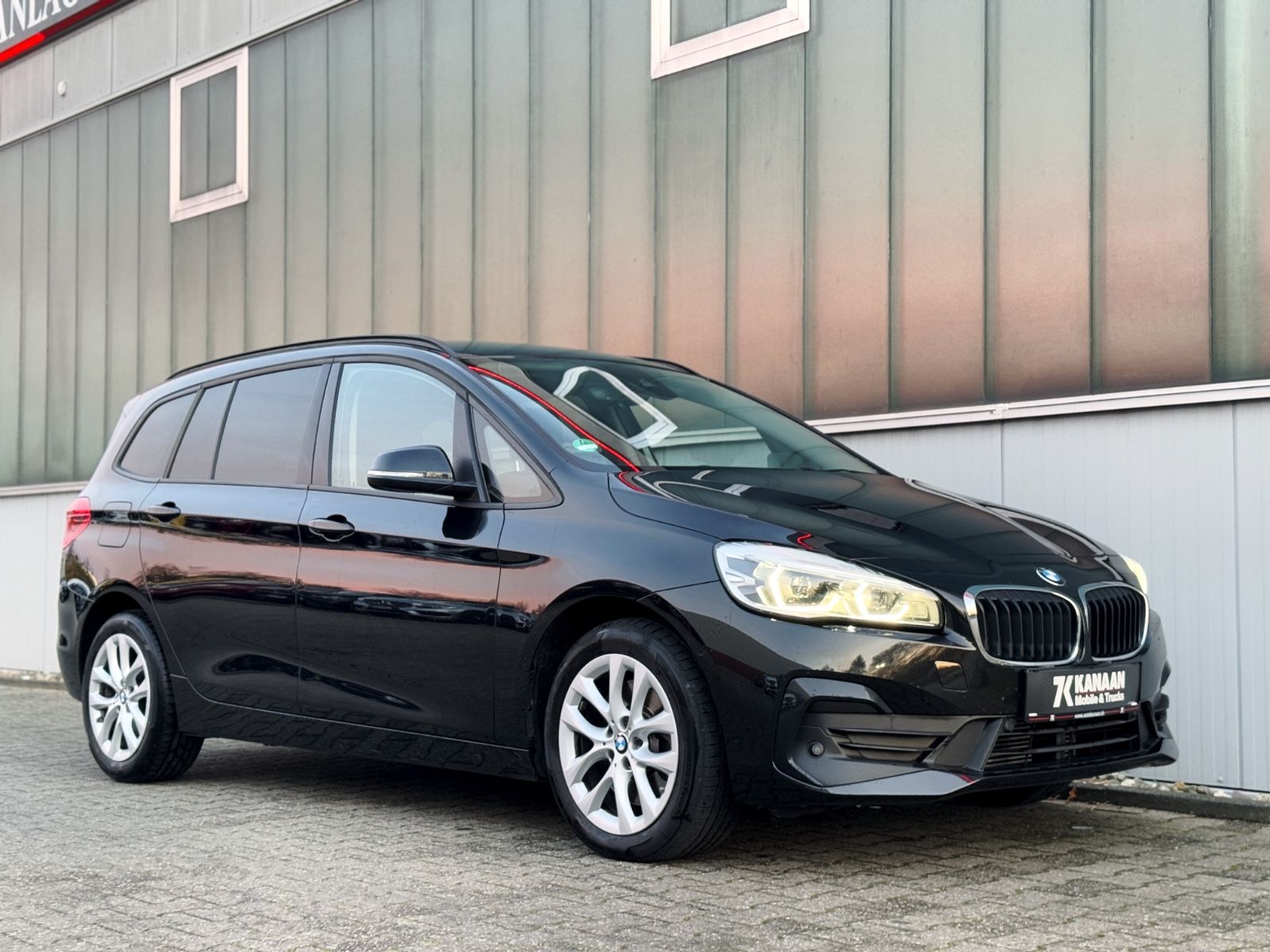 Fahrzeugabbildung BMW 218d Gran Tourer Advantage *LED|CAM|NAVI*