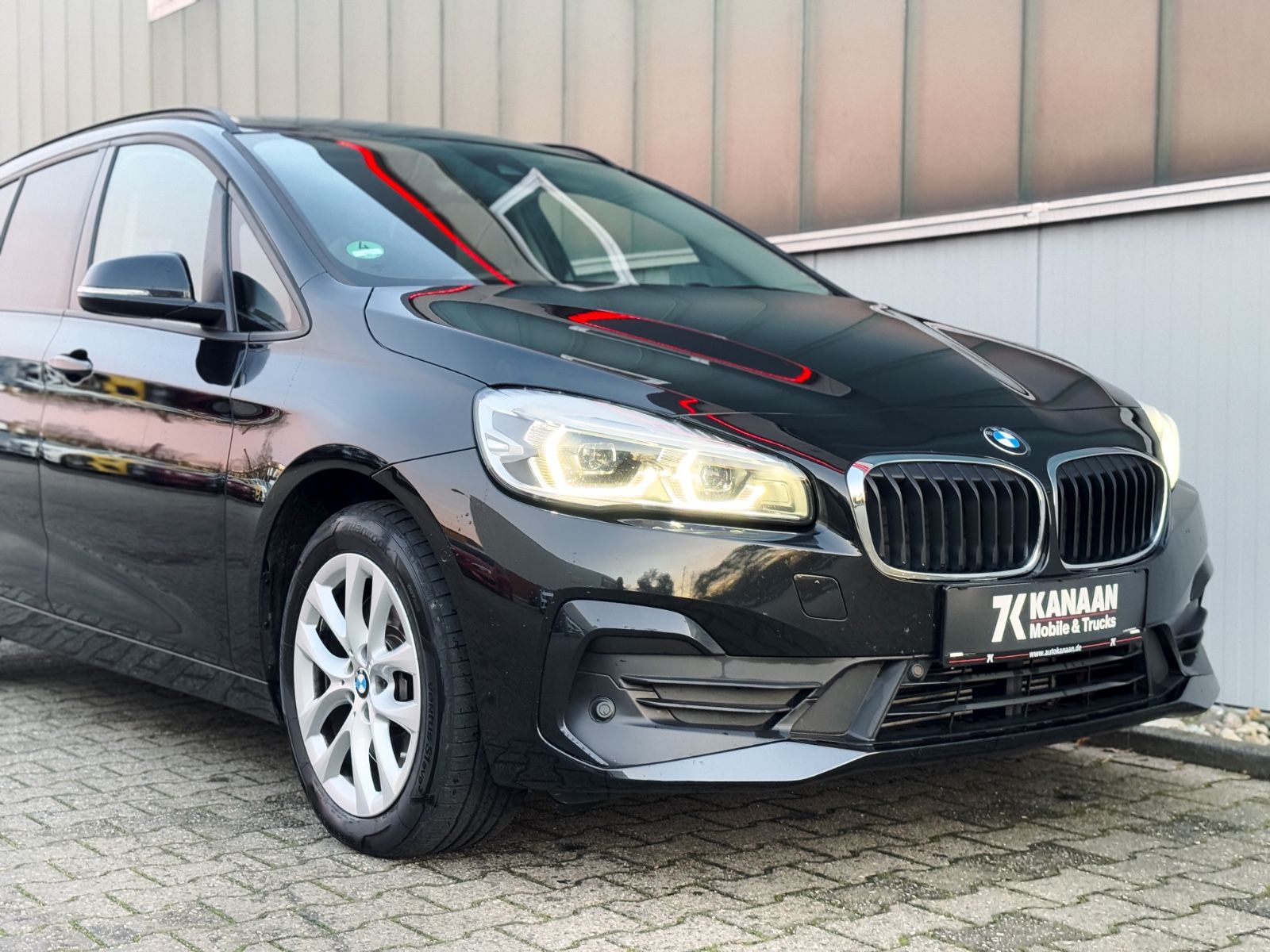 Fahrzeugabbildung BMW 218d Gran Tourer Advantage *LED|CAM|NAVI*