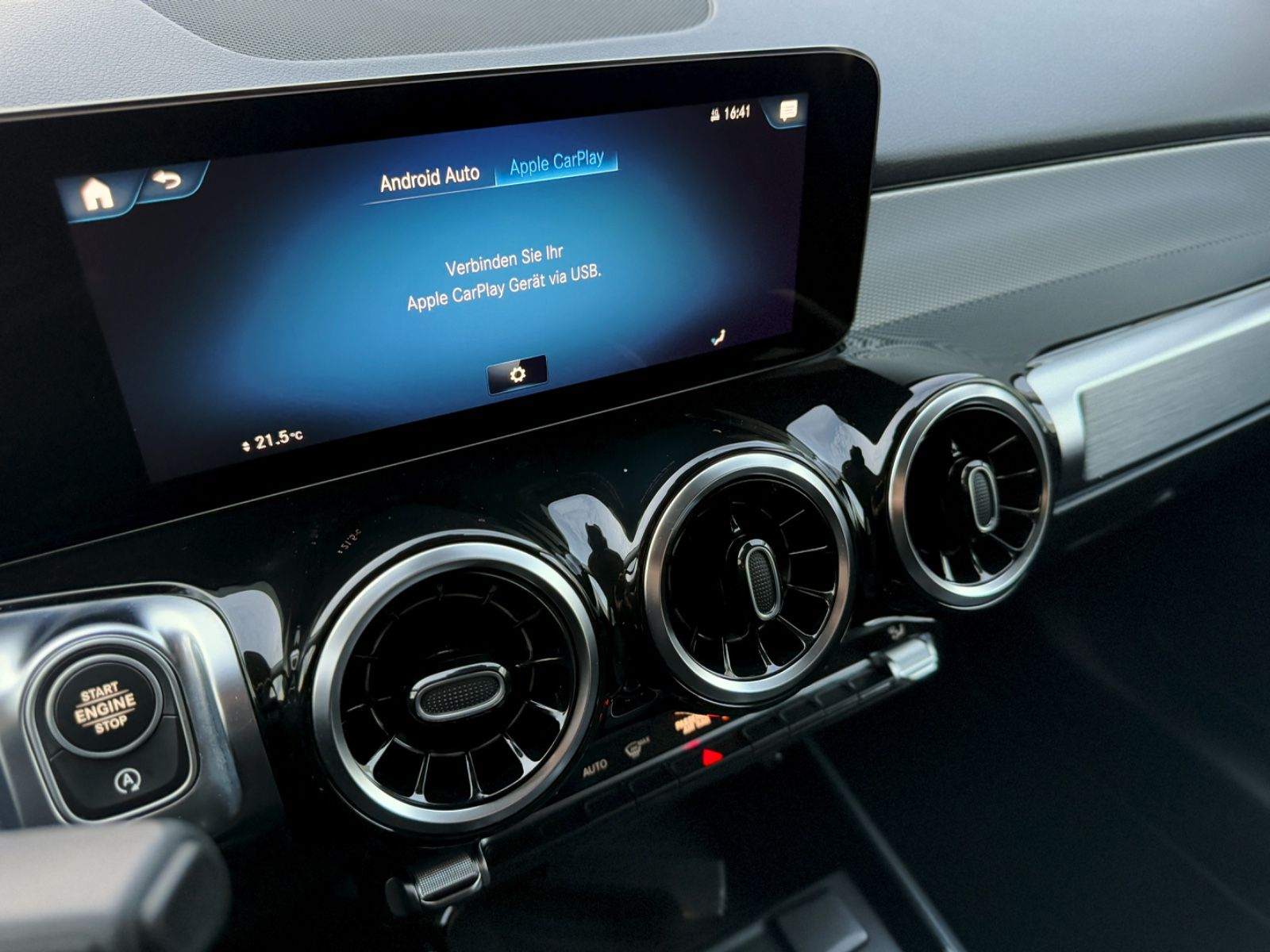 Fahrzeugabbildung Mercedes-Benz GLB 180d Style *CAM|LED|AHK|NAVI*