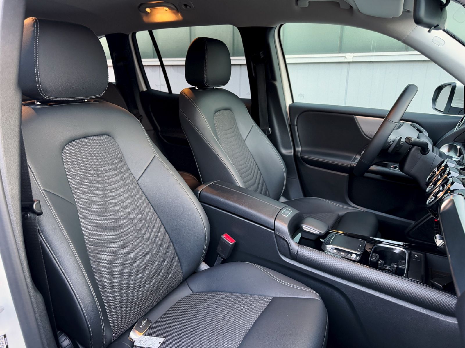 Fahrzeugabbildung Mercedes-Benz GLB 180d Style *CAM|LED|AHK|NAVI*