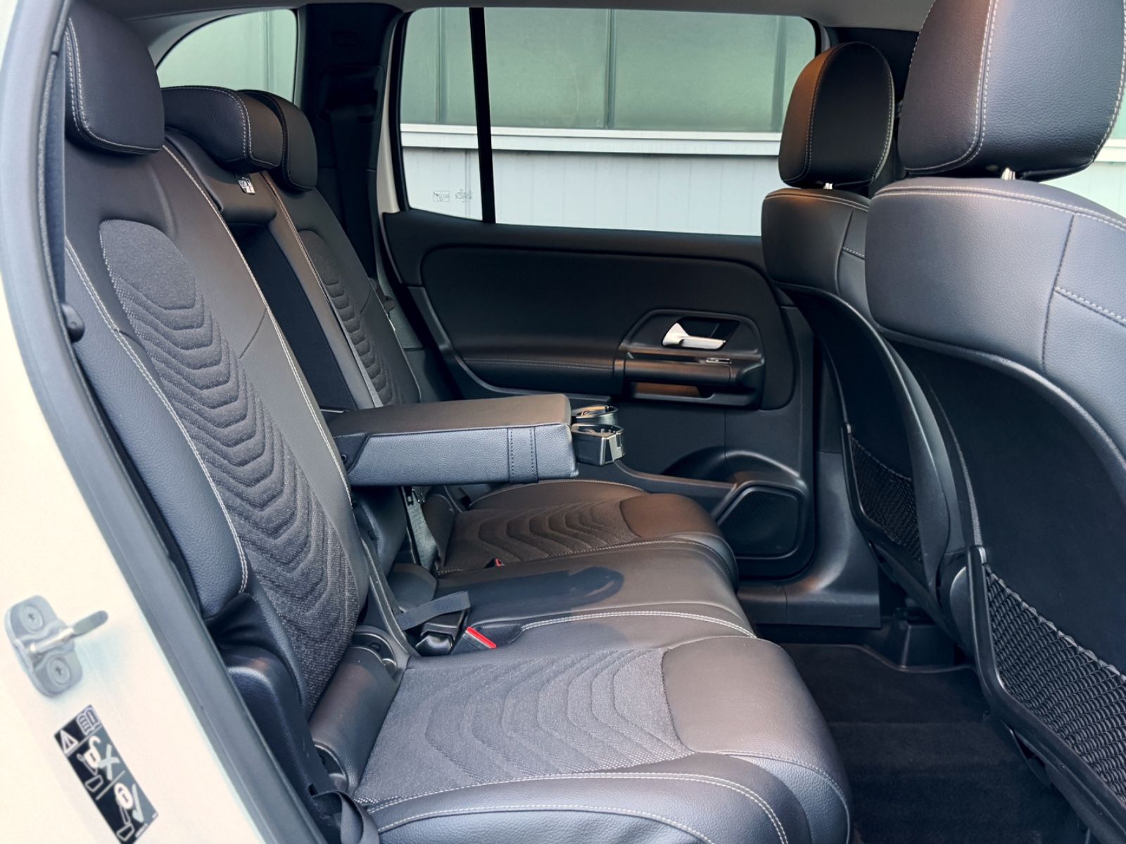 Fahrzeugabbildung Mercedes-Benz GLB 180d Style *CAM|LED|AHK|NAVI*