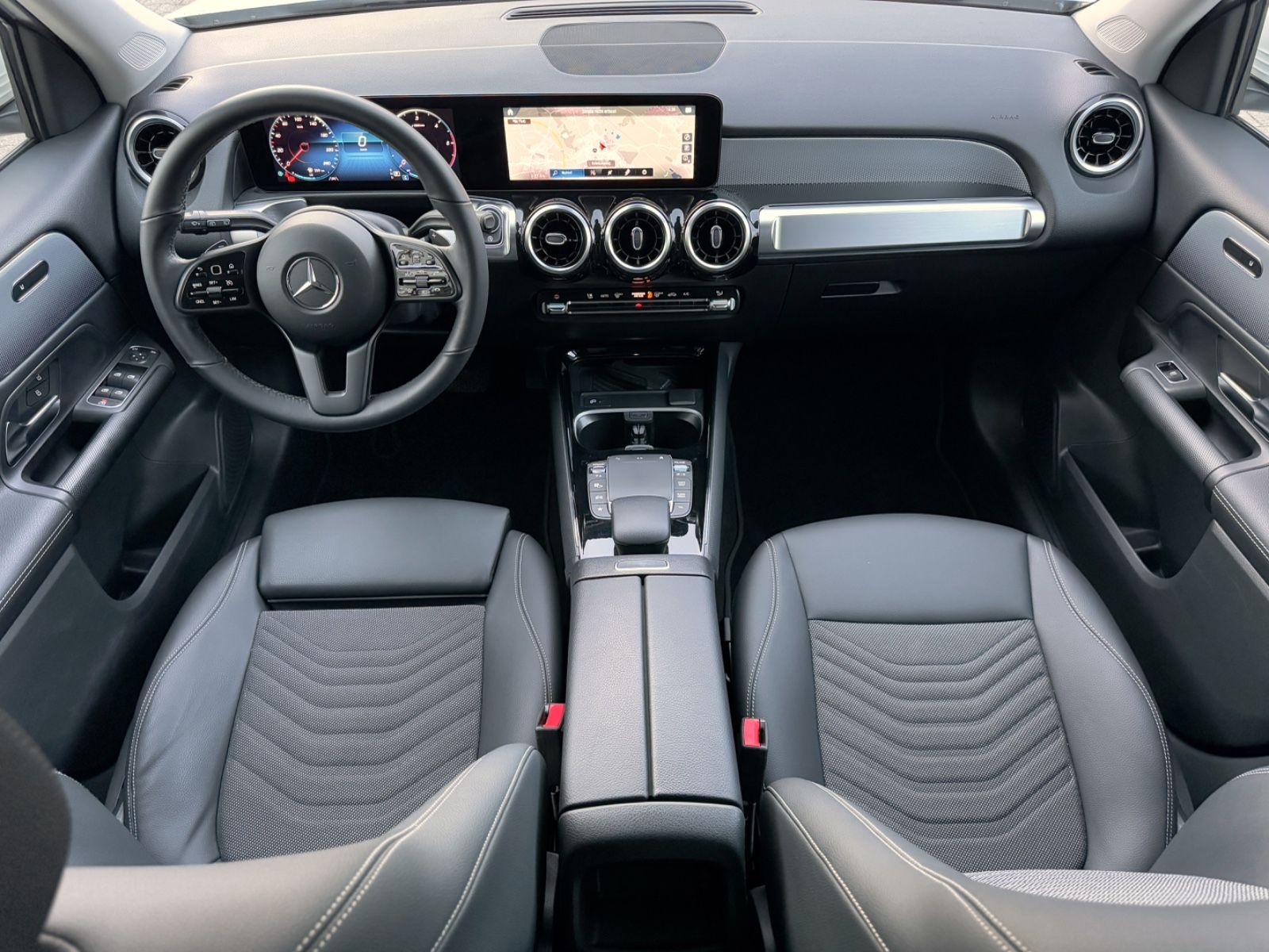 Fahrzeugabbildung Mercedes-Benz GLB 180d Style *CAM|LED|AHK|NAVI*