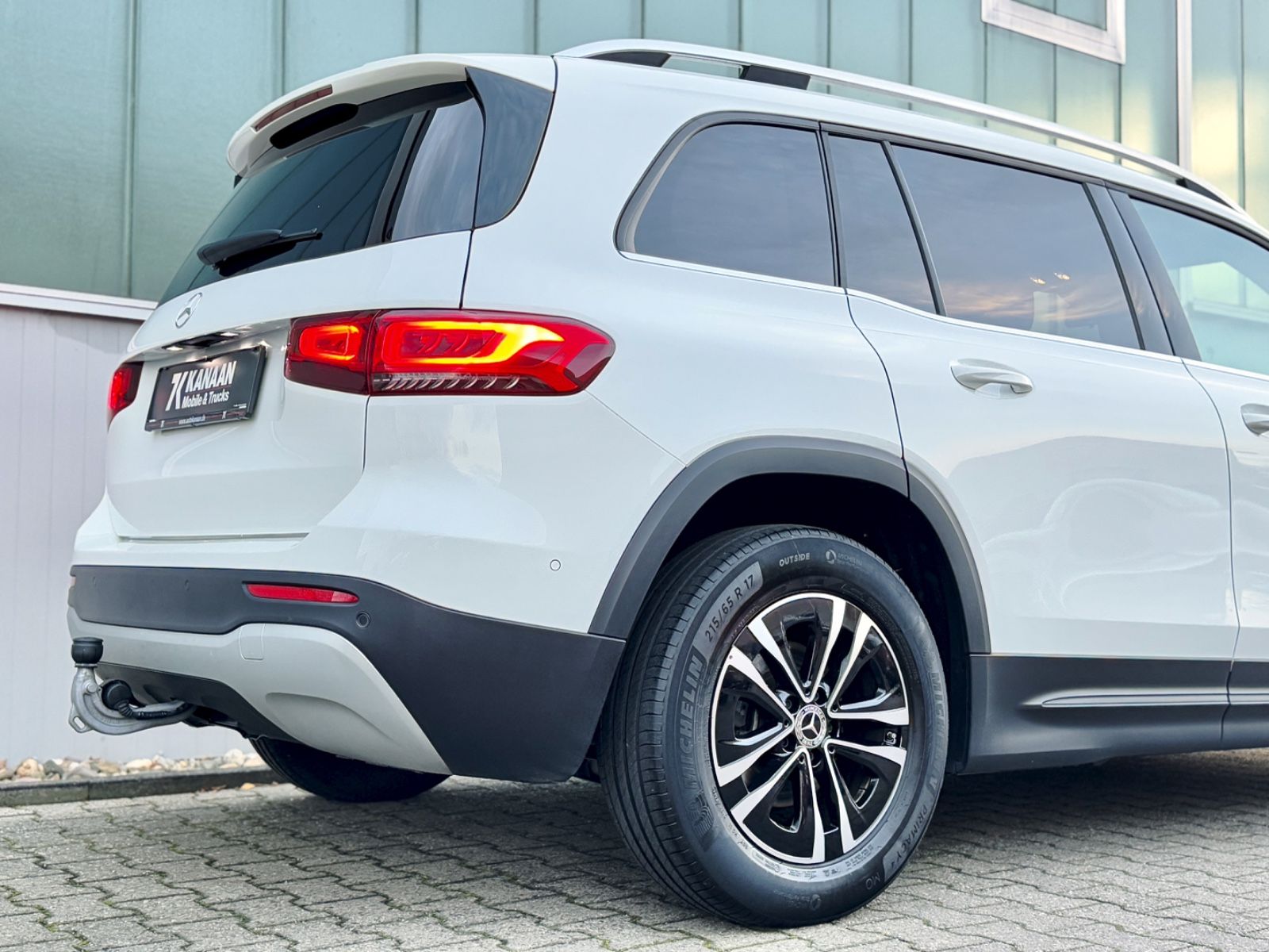 Fahrzeugabbildung Mercedes-Benz GLB 180d Style *CAM|LED|AHK|NAVI*