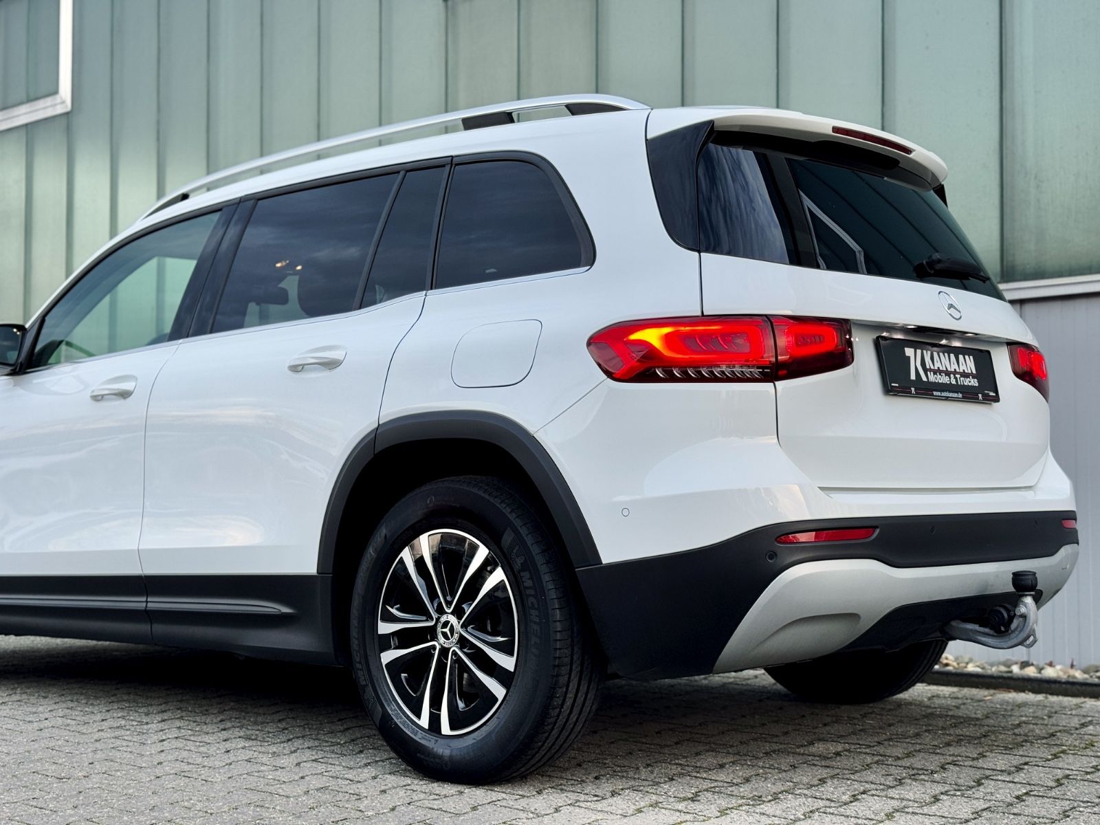 Fahrzeugabbildung Mercedes-Benz GLB 180d Style *CAM|LED|AHK|NAVI*