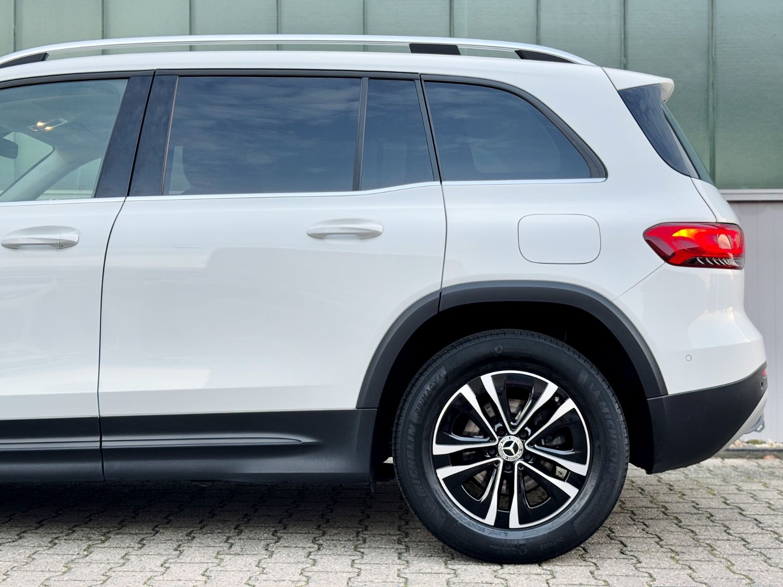 Fahrzeugabbildung Mercedes-Benz GLB 180d Style *CAM|LED|AHK|NAVI*