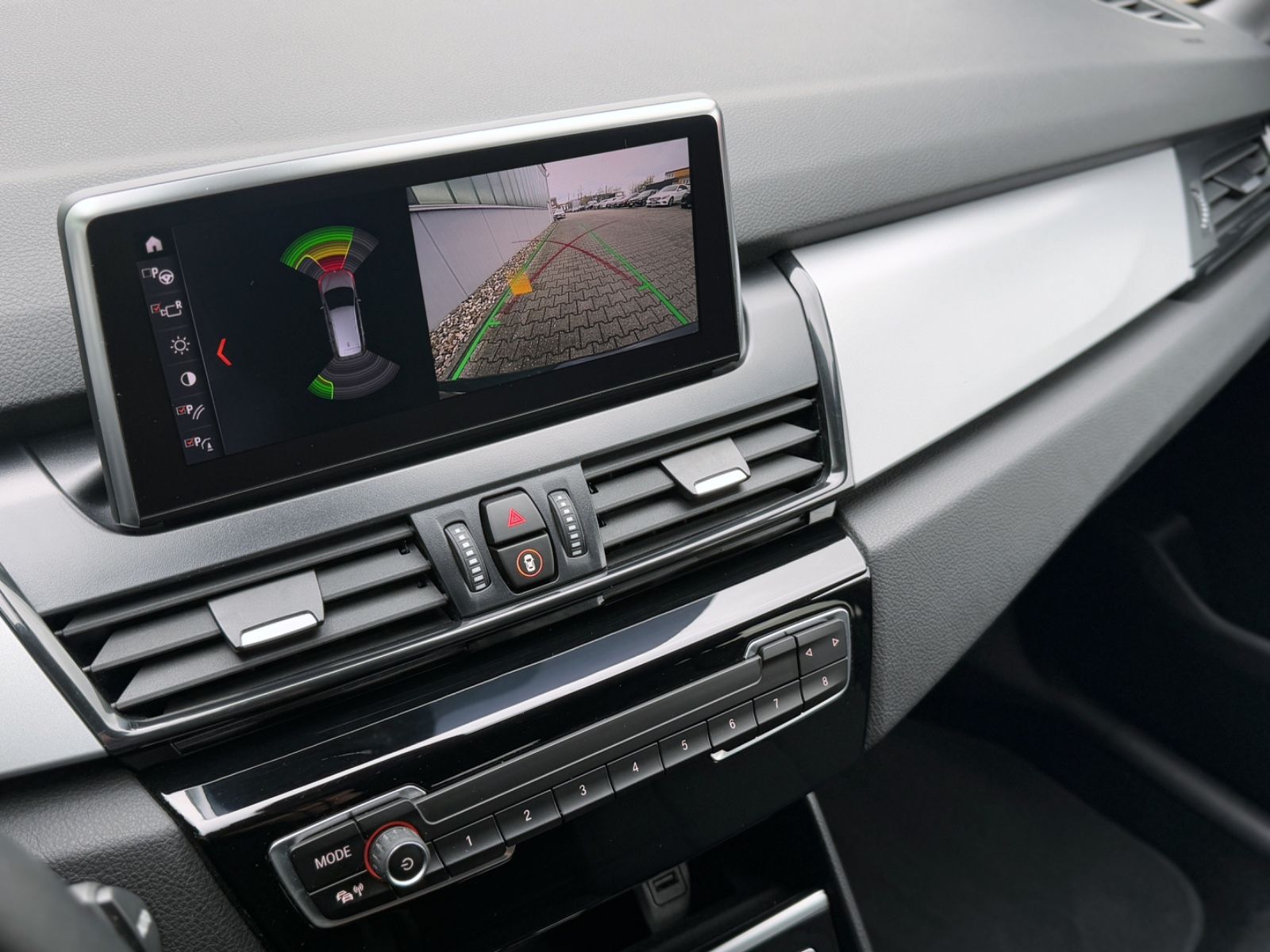 Fahrzeugabbildung BMW 218d Gran Tourer Advantage *CAM|LED|NAVI*