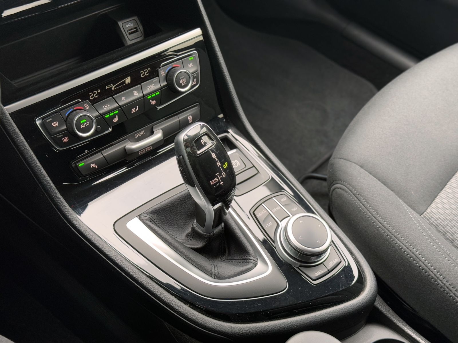 Fahrzeugabbildung BMW 218d Gran Tourer Advantage *CAM|LED|NAVI*