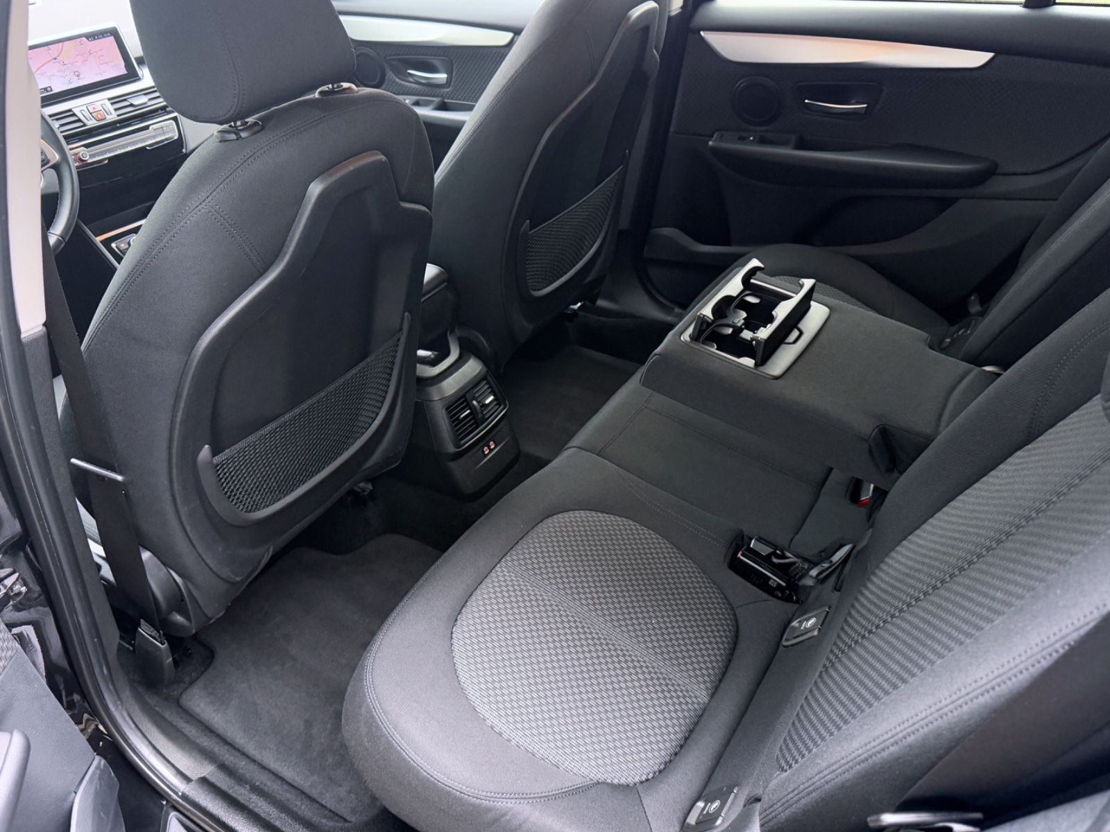 Fahrzeugabbildung BMW 218d Gran Tourer Advantage *CAM|LED|NAVI*