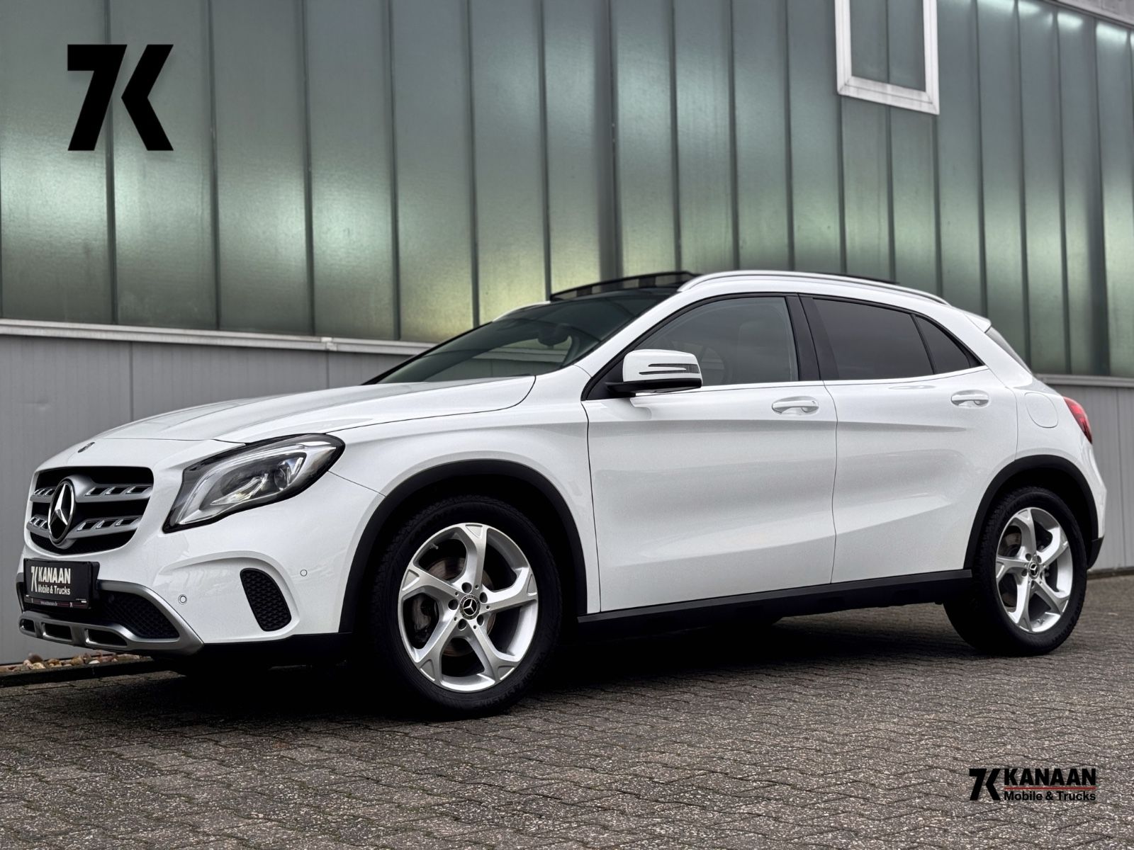 Fahrzeugabbildung Mercedes-Benz GLA 180 Urban *PANORAMA|LED|NAVI|CAM*