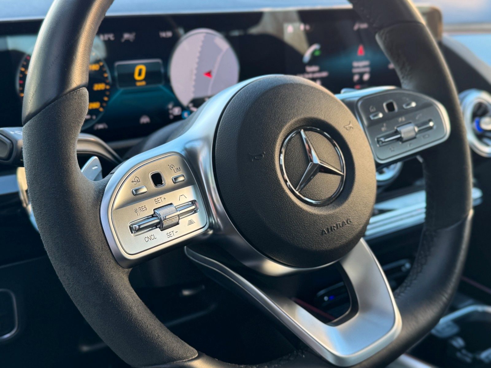 Fahrzeugabbildung Mercedes-Benz GLA 200d AMG-Line 4Matic *PERFORMANCE|360°*