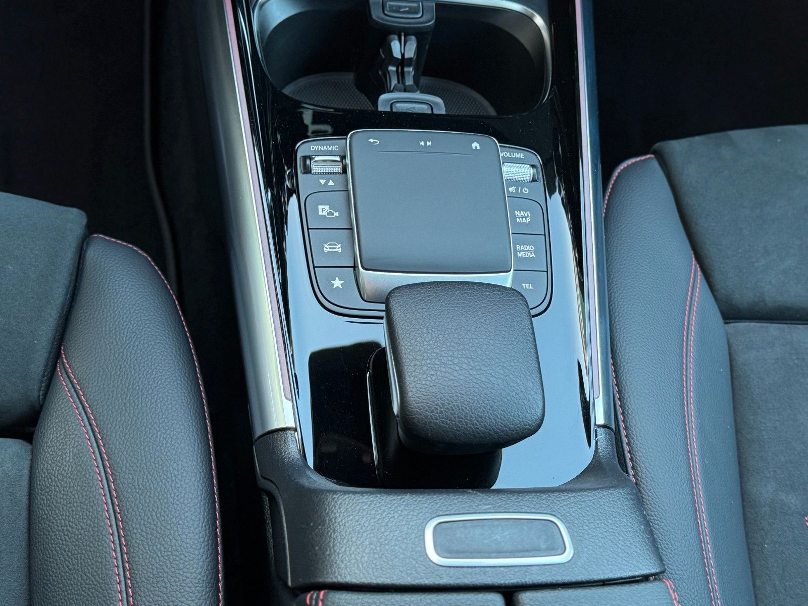 Fahrzeugabbildung Mercedes-Benz GLA 200d AMG-Line 4Matic *PERFORMANCE|360°*