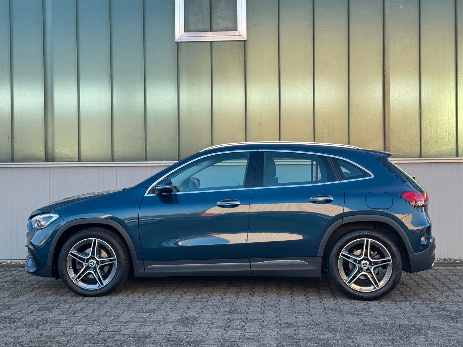 Fahrzeugabbildung Mercedes-Benz GLA 200d AMG-Line 4Matic *PERFORMANCE|360°*