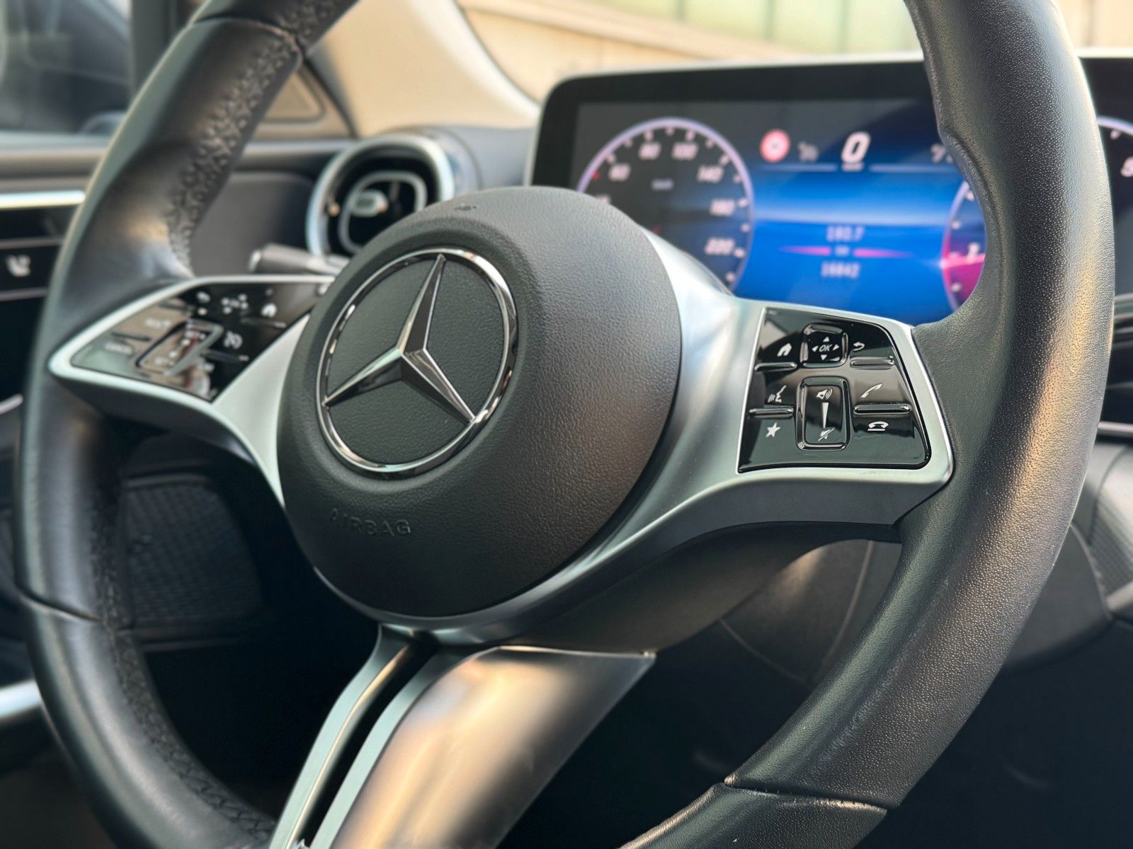 Fahrzeugabbildung Mercedes-Benz C 180 9G Avantgarde Business*LED|NAV|CAM|ASSIST*