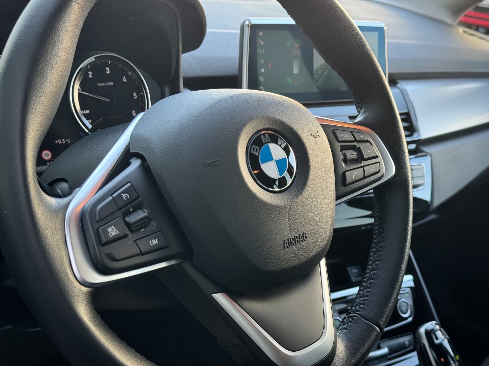 Fahrzeugabbildung BMW 218d Gran Tourer Advantage *8G|CAM|NAVI|LED*