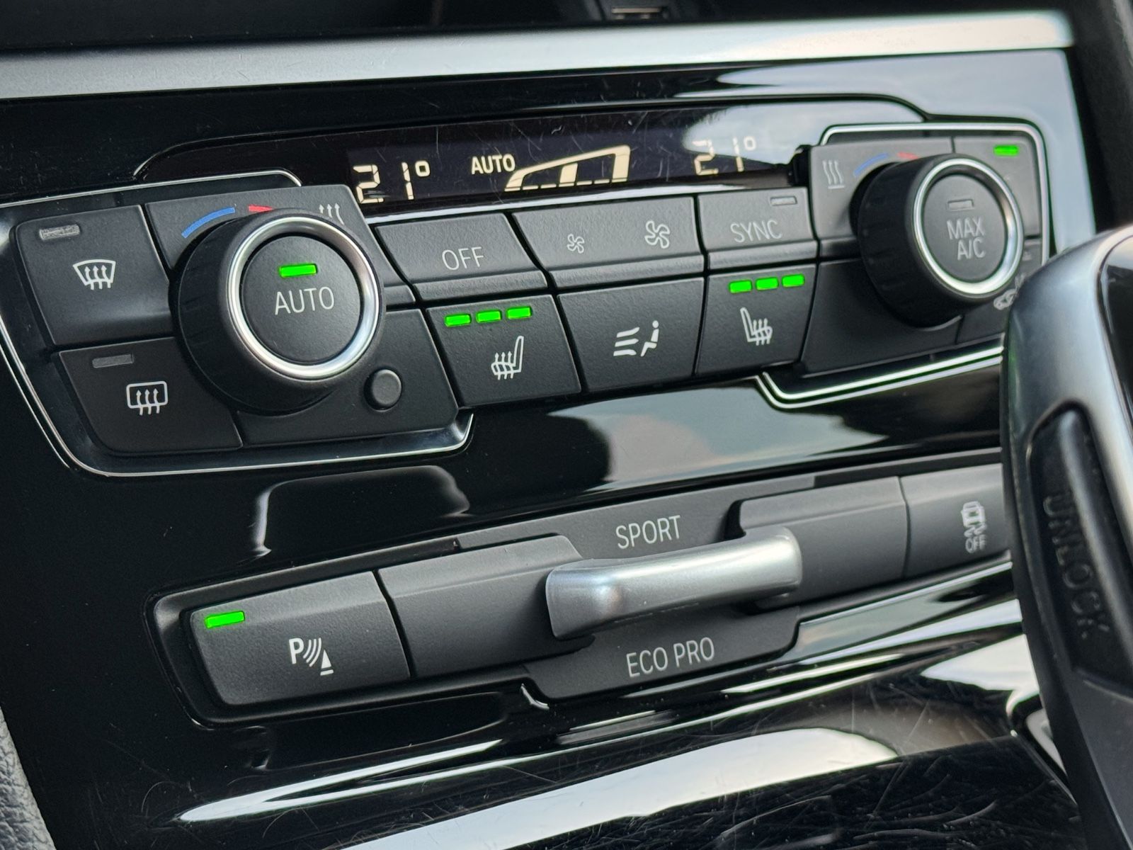 Fahrzeugabbildung BMW 218d Gran Tourer Advantage *8G|CAM|NAVI|LED*