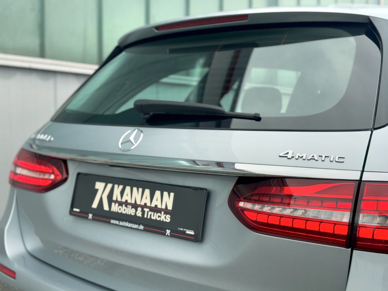 Fahrzeugabbildung Mercedes-Benz E 300de T 4Matic Avantarde *WIDESCREEN|LED|CAM*