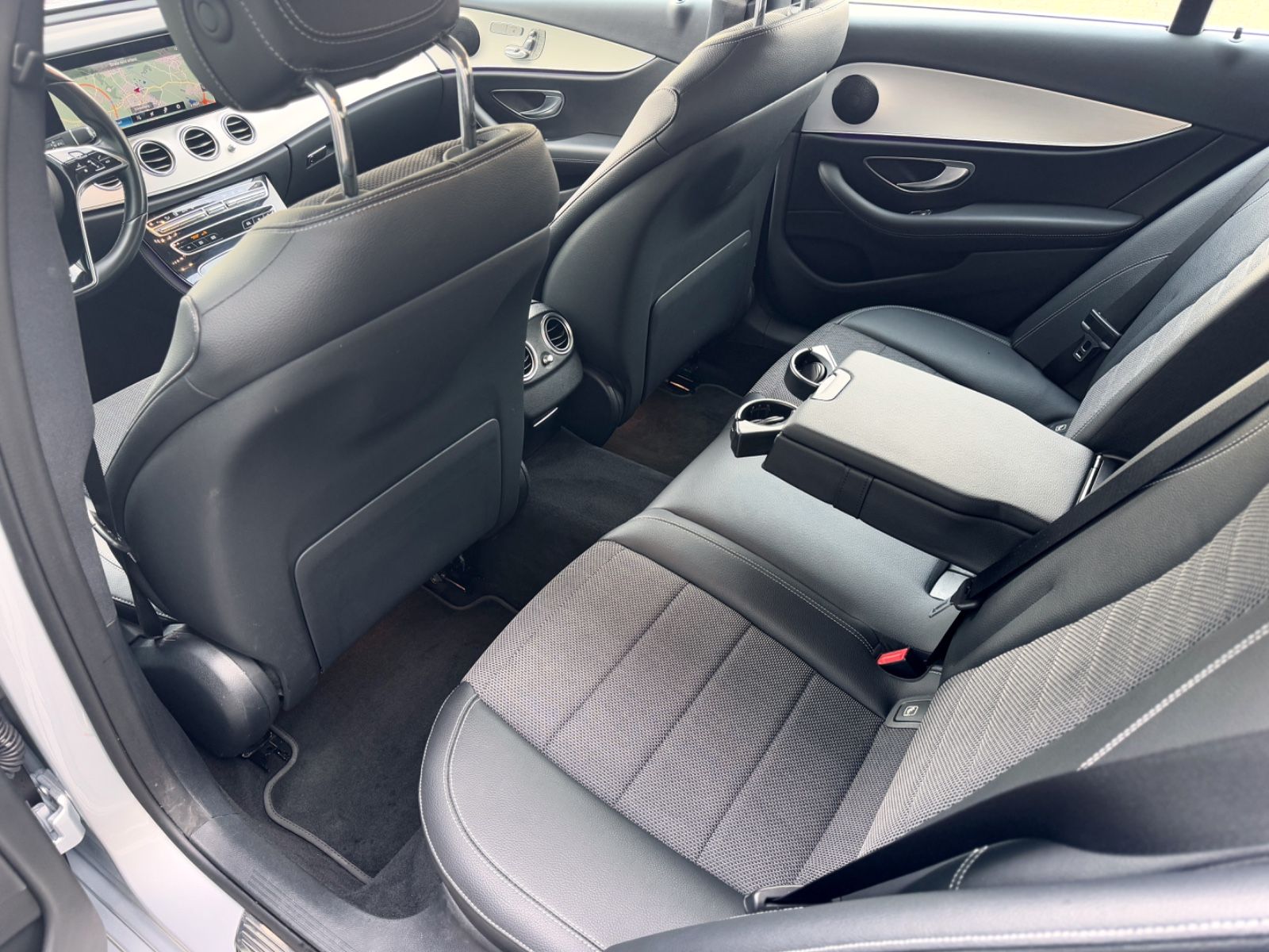 Fahrzeugabbildung Mercedes-Benz E 300de T 4Matic Avantarde *WIDESCREEN|LED|CAM*