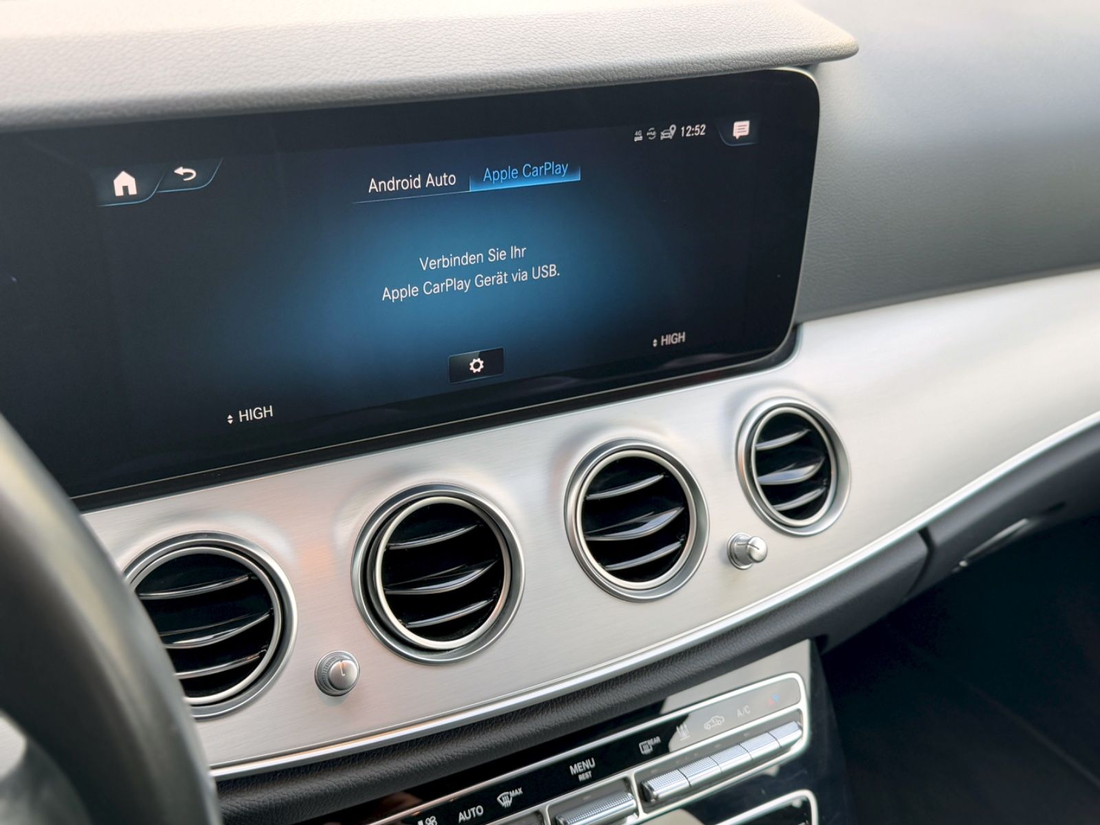 Fahrzeugabbildung Mercedes-Benz E 300de T 4Matic Avantarde *WIDESCREEN|LED|CAM*