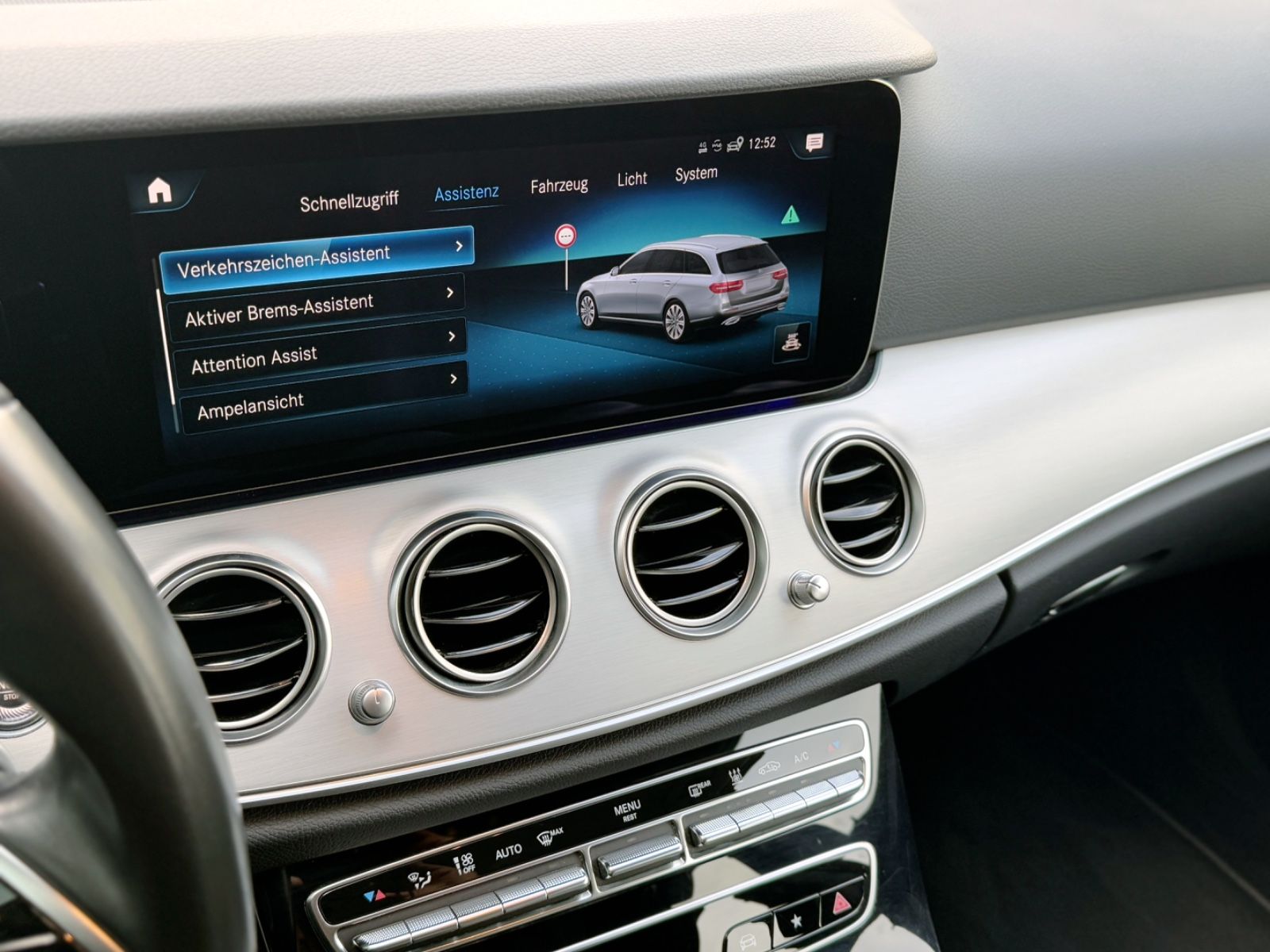 Fahrzeugabbildung Mercedes-Benz E 300de T 4Matic Avantarde *WIDESCREEN|LED|CAM*