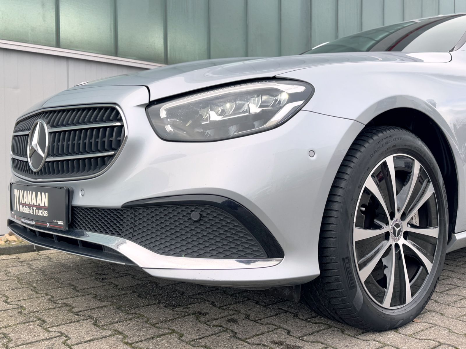 Fahrzeugabbildung Mercedes-Benz E 300de T 4Matic Avantarde *WIDESCREEN|LED|CAM*