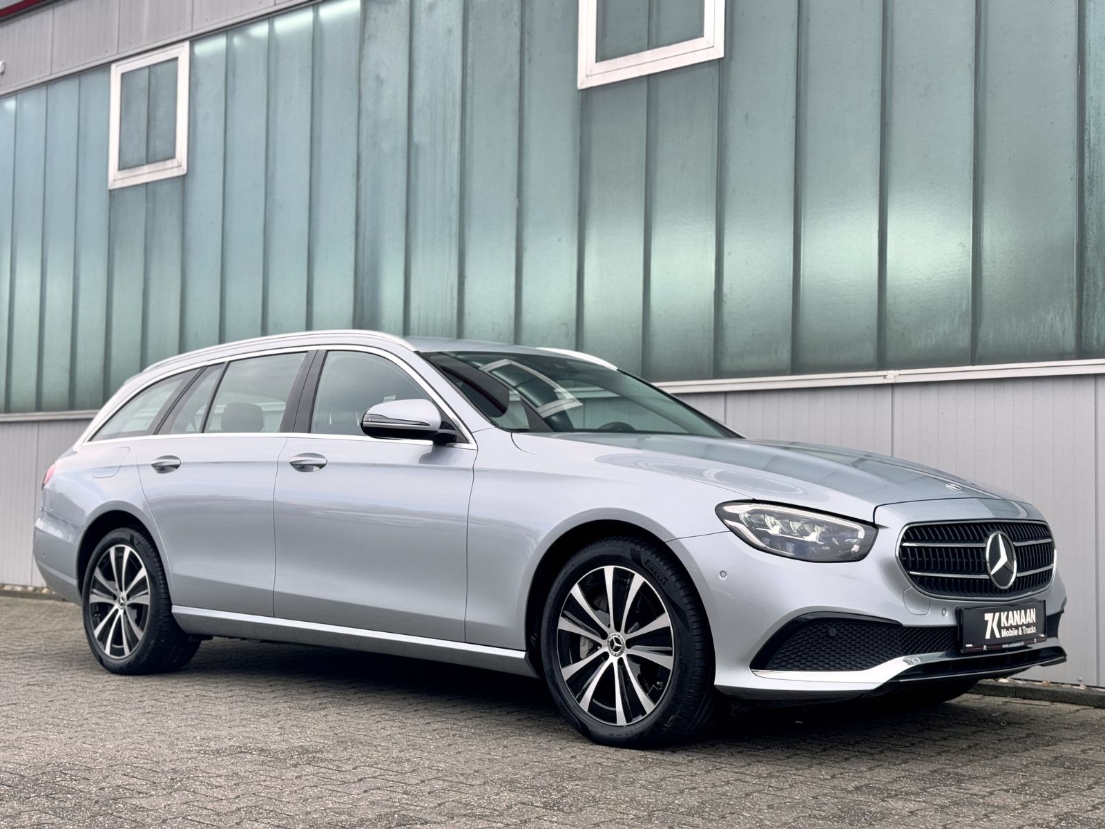 Fahrzeugabbildung Mercedes-Benz E 300de T 4Matic Avantarde *WIDESCREEN|LED|CAM*