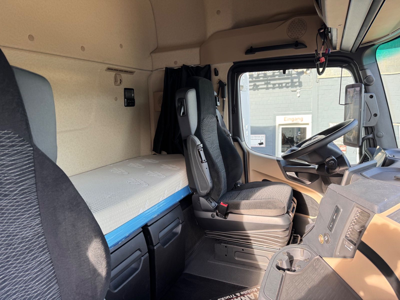 Fahrzeugabbildung Mercedes-Benz 1848 Actros 5 L BigSpace TÜV 11.2026