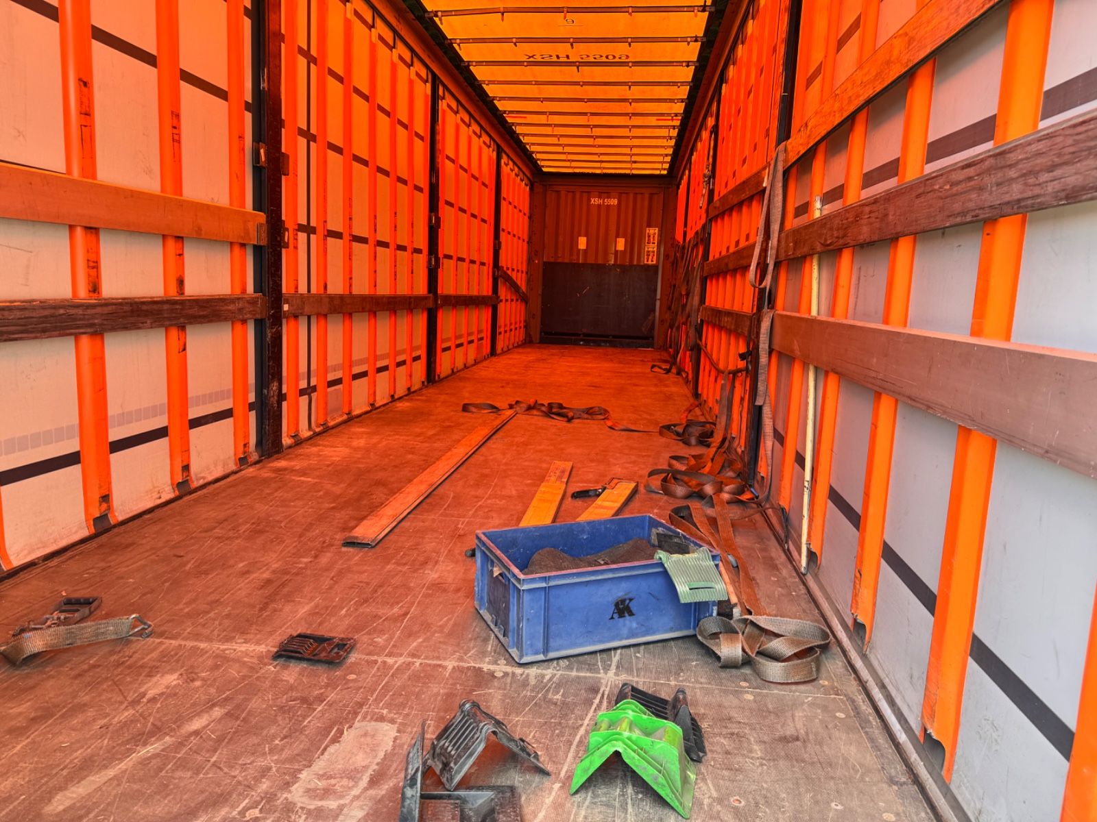 Fahrzeugabbildung Krone SD Curtainsider MEGA Jumbo XL Zert Getränke etc