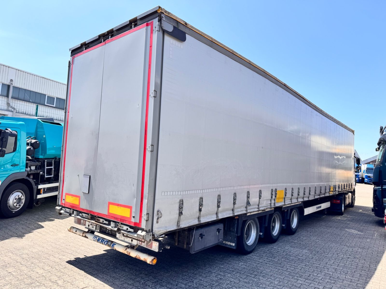 Fahrzeugabbildung Krone SD Curtainsider MEGA Jumbo XL Zert Getränke etc