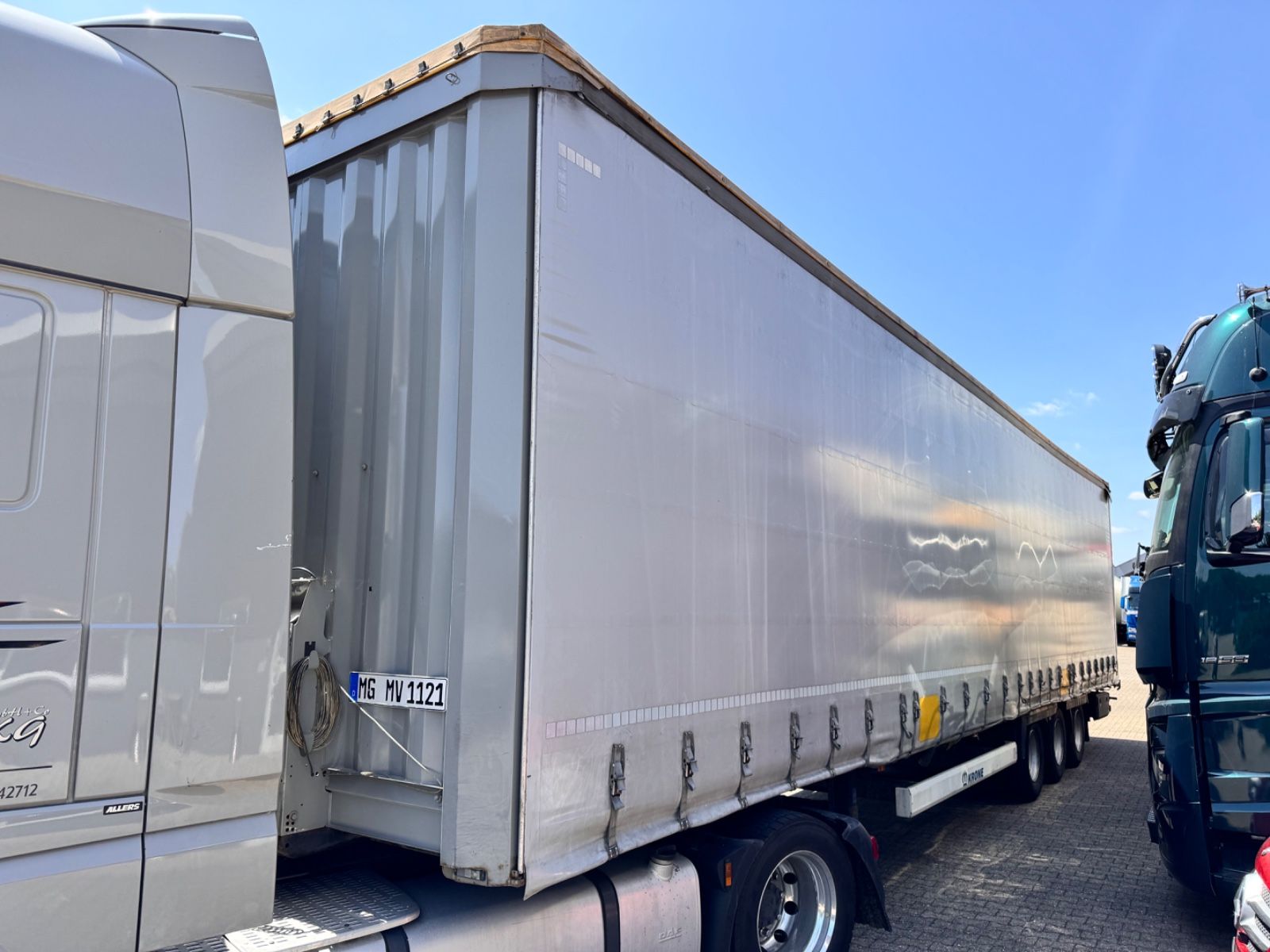 Fahrzeugabbildung Krone SD Curtainsider MEGA Jumbo XL Zert Getränke etc