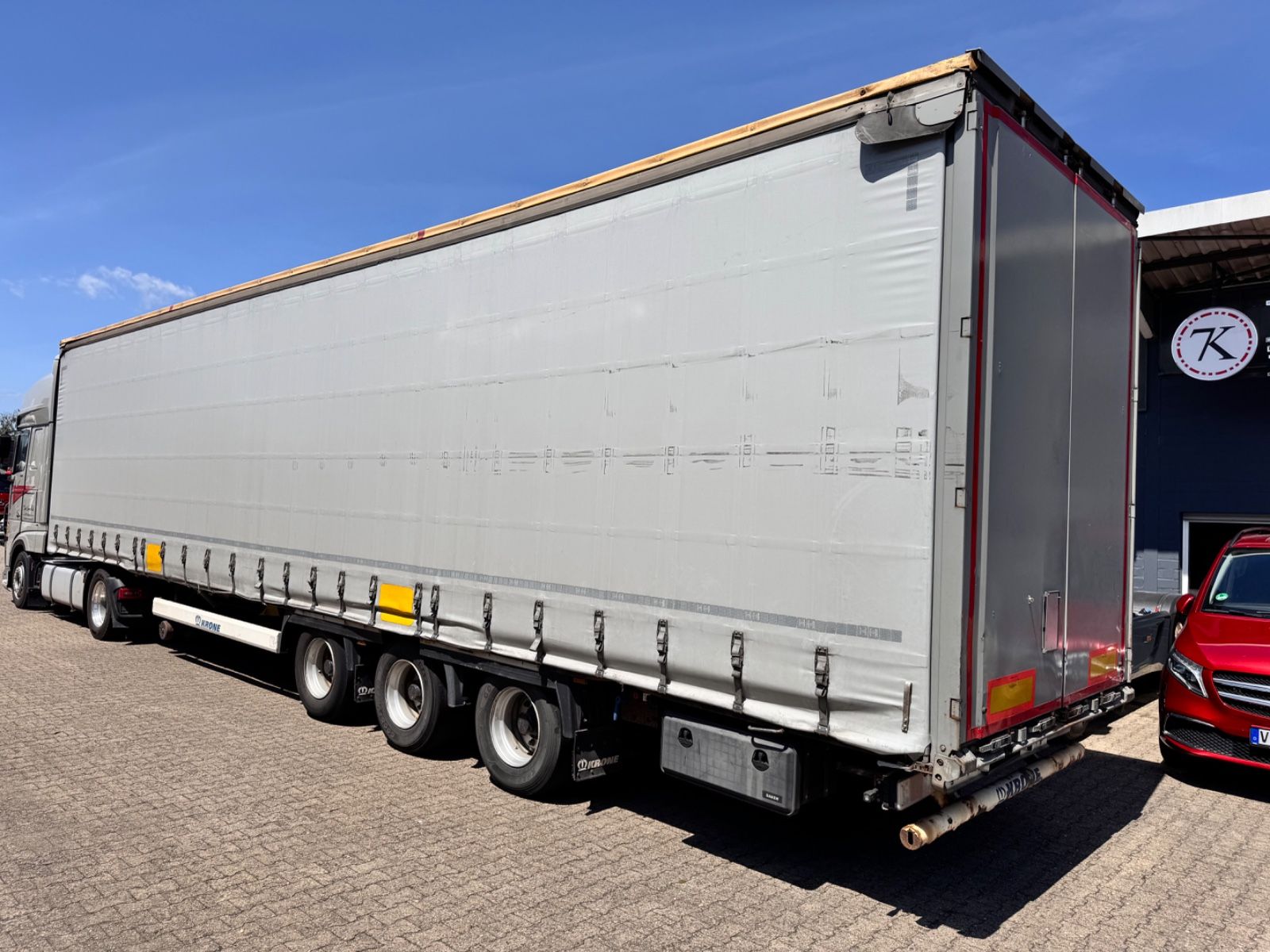 Fahrzeugabbildung Krone SD Curtainsider MEGA Jumbo XL Zert Getränke etc