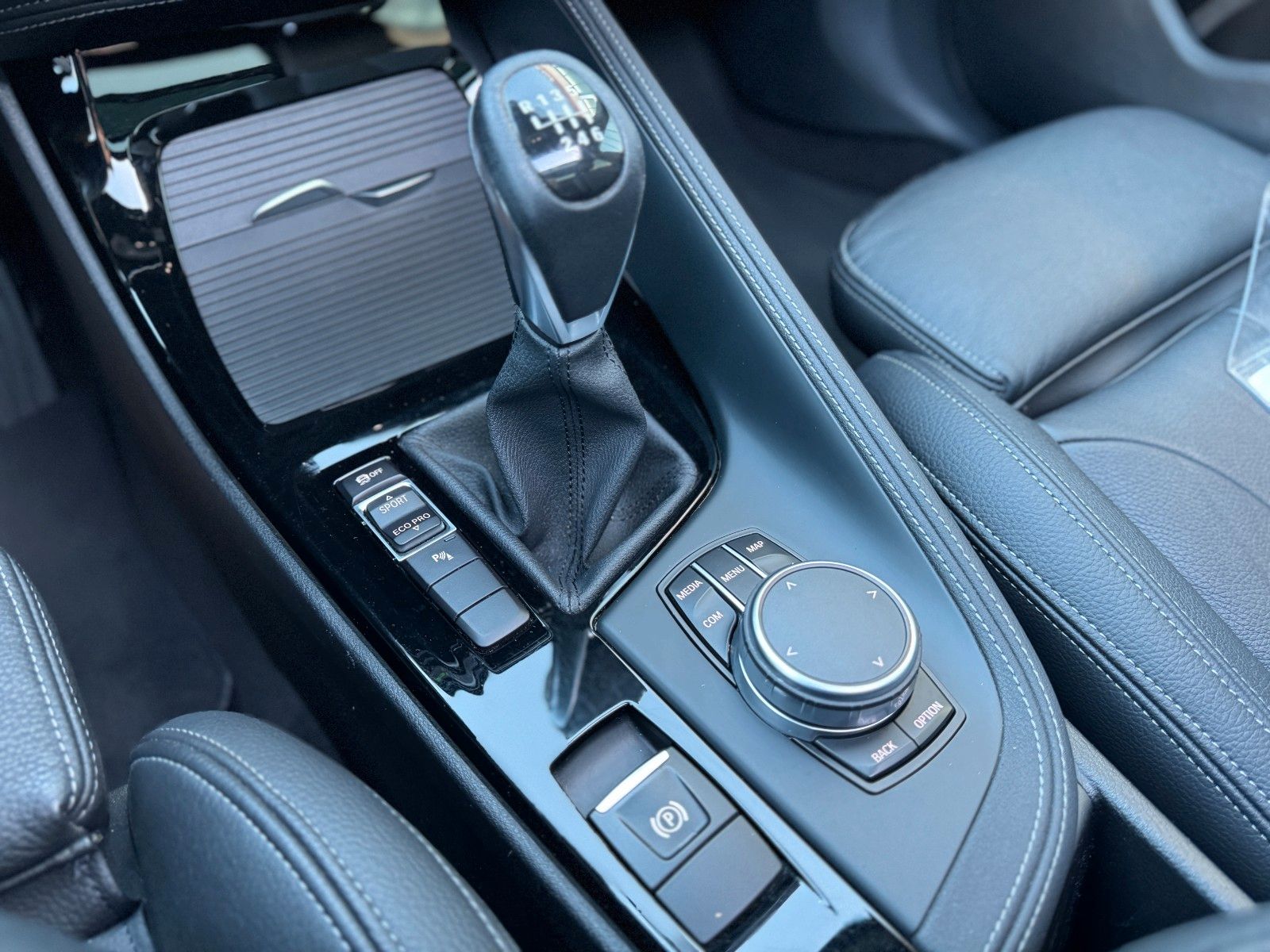 Fahrzeugabbildung BMW X1 sDrive 18d xLine Business*AHK|PANO|LEDER|NAV*