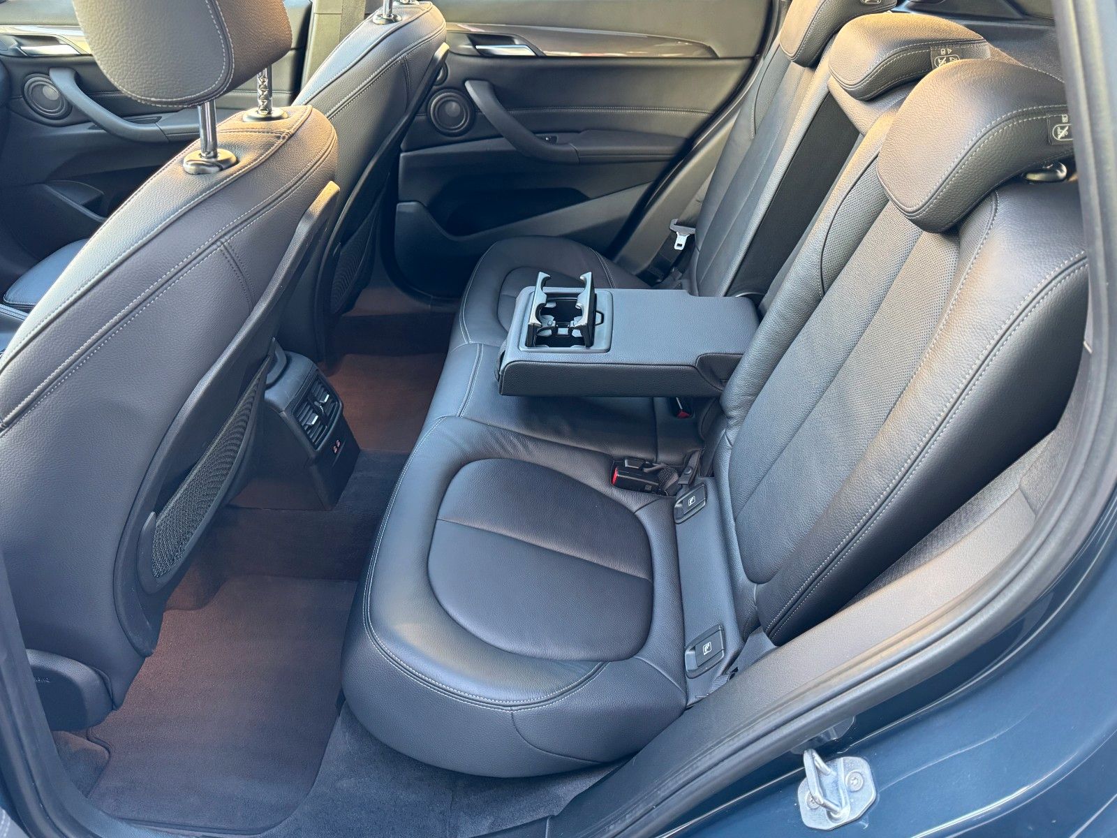 Fahrzeugabbildung BMW X1 sDrive 18d xLine Business*AHK|PANO|LEDER|NAV*