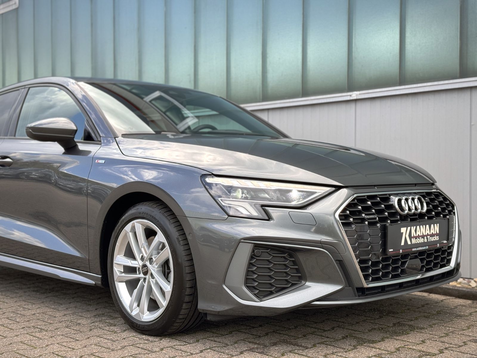 Fahrzeugabbildung Audi A3 Sportback 40TDI Quattro S-Line *LED|CAM*