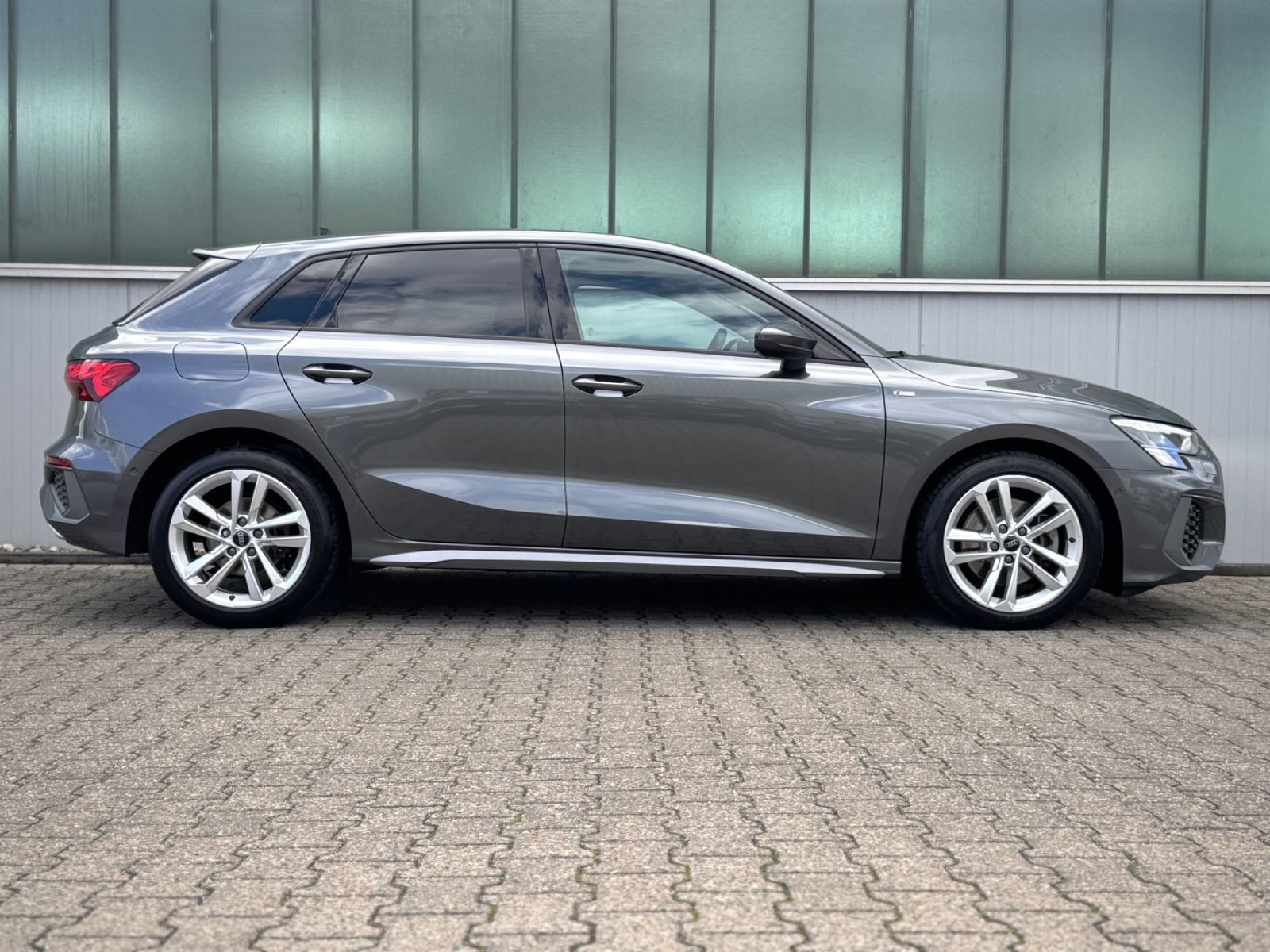 Fahrzeugabbildung Audi A3 Sportback 40TDI Quattro S-Line *LED|CAM*