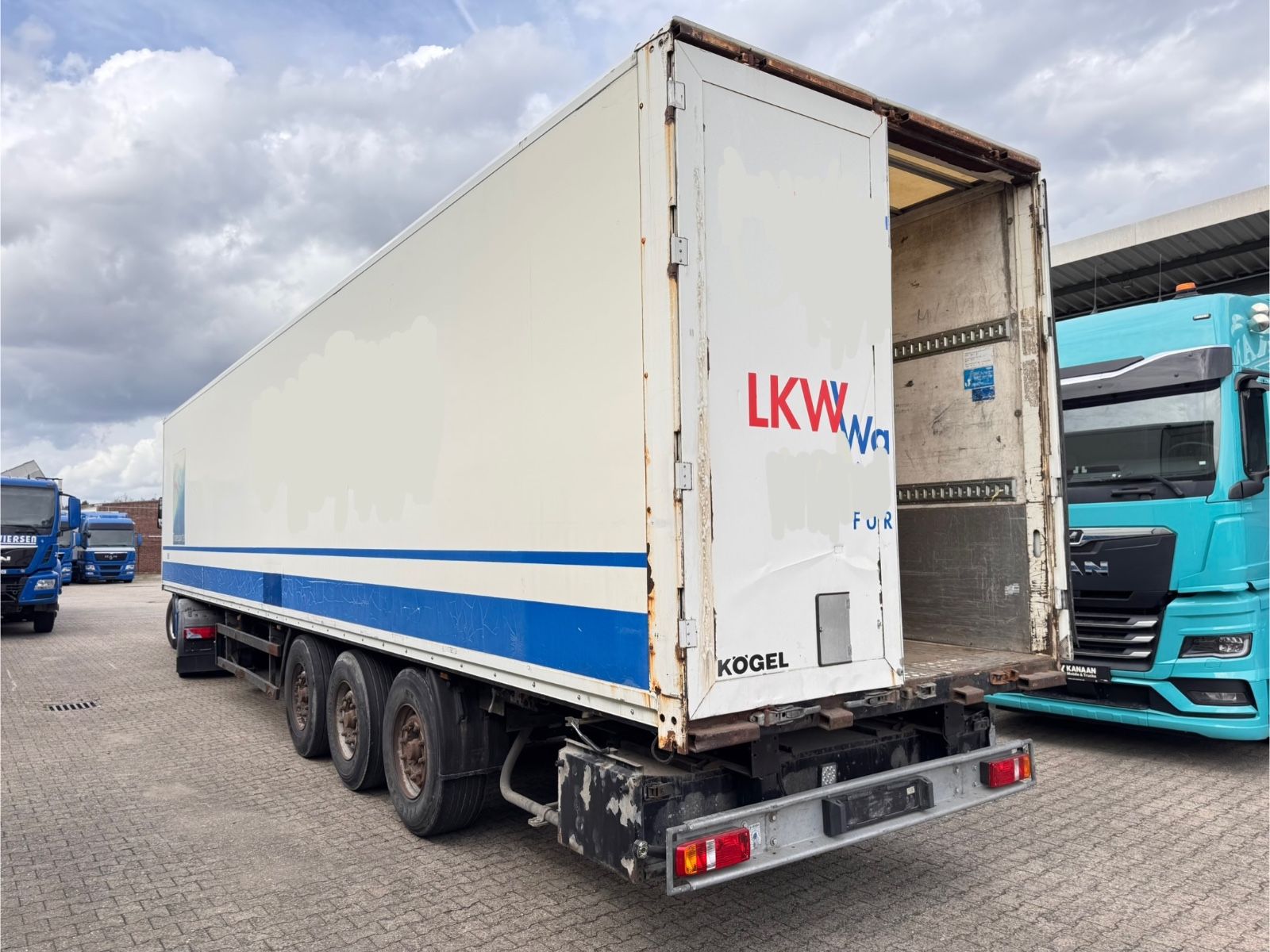 Fahrzeugabbildung Kögel SPKH 24 Koffer 3-Achser