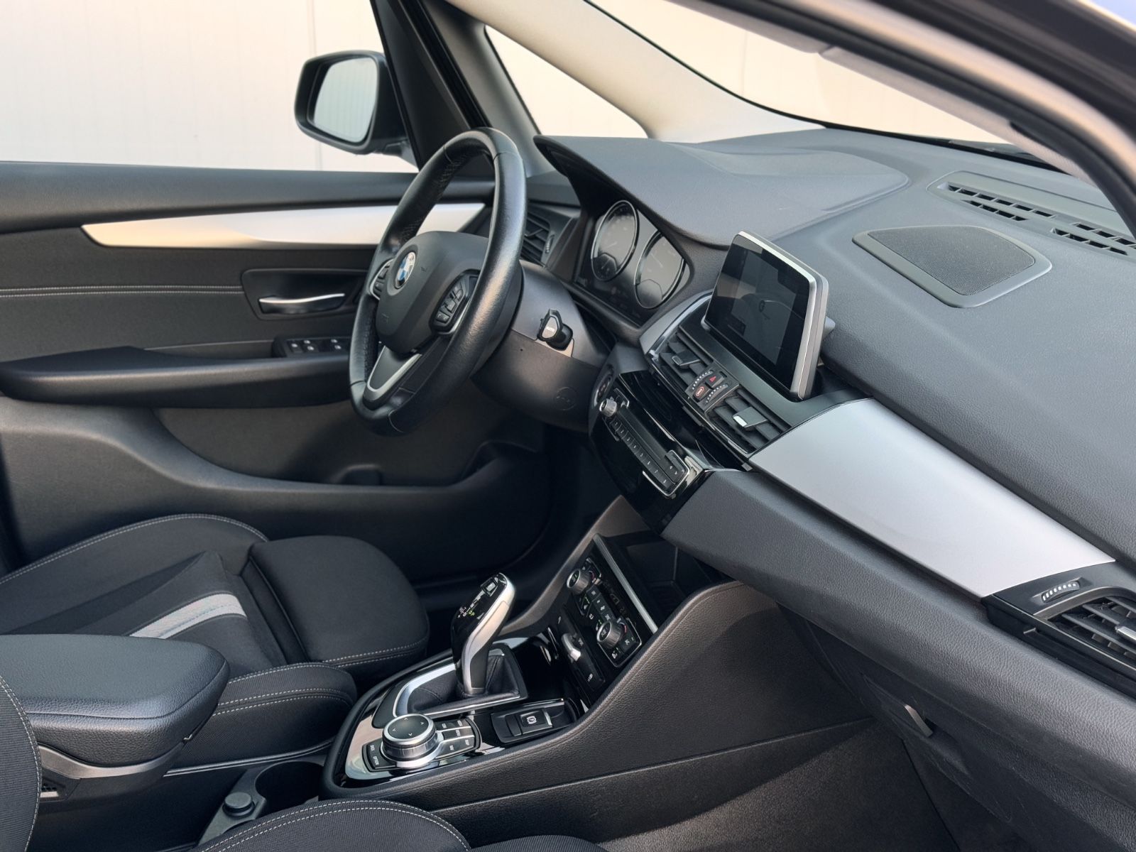 Fahrzeugabbildung BMW 220iA Gran Tourer Advantage*ASSIST|LED|NAVI|PDC*