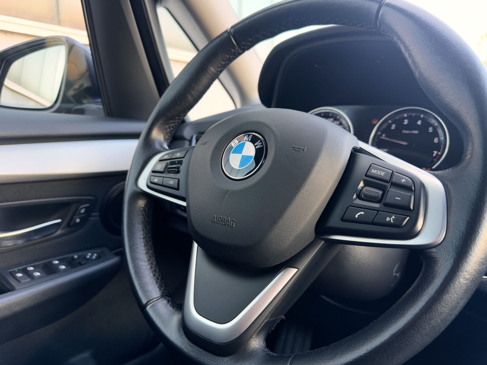 Fahrzeugabbildung BMW 220iA Gran Tourer Advantage*ASSIST|LED|NAVI|PDC*