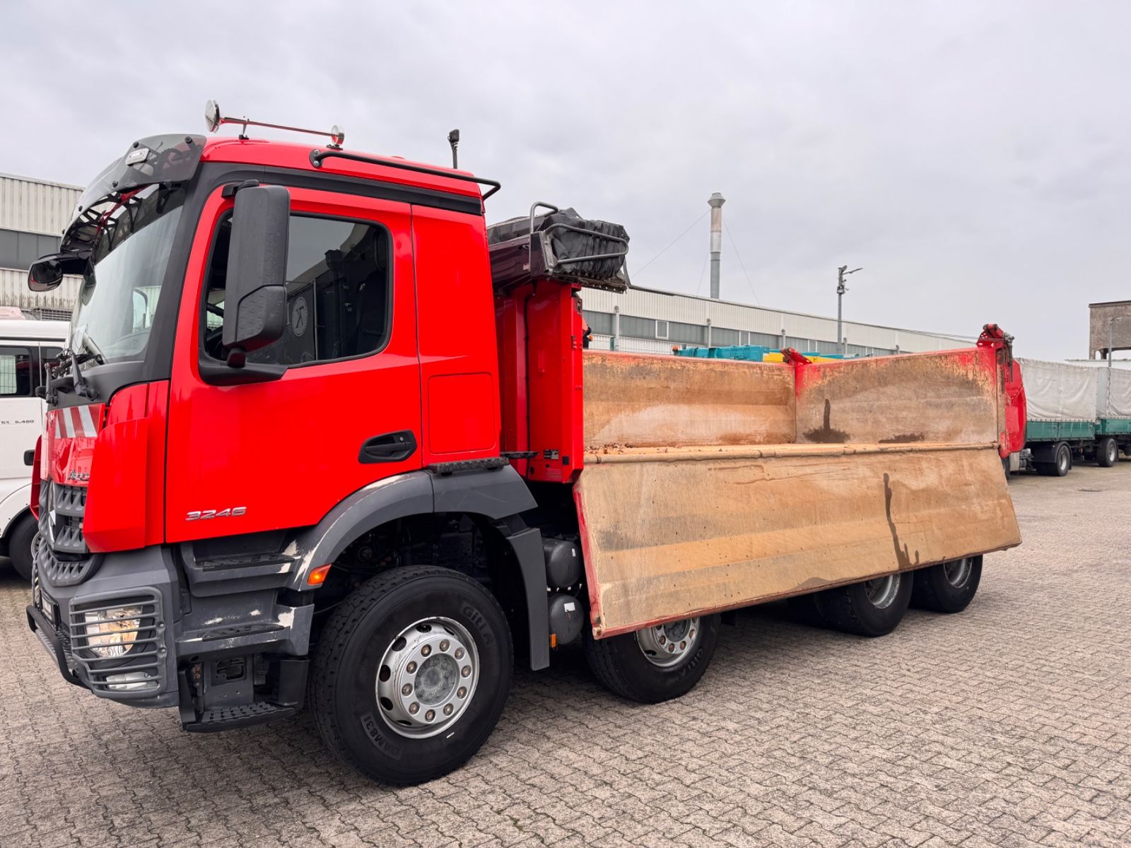 Fahrzeugabbildung Mercedes-Benz 3246 K  Arocs 8x4 Meiller  Bordmatik