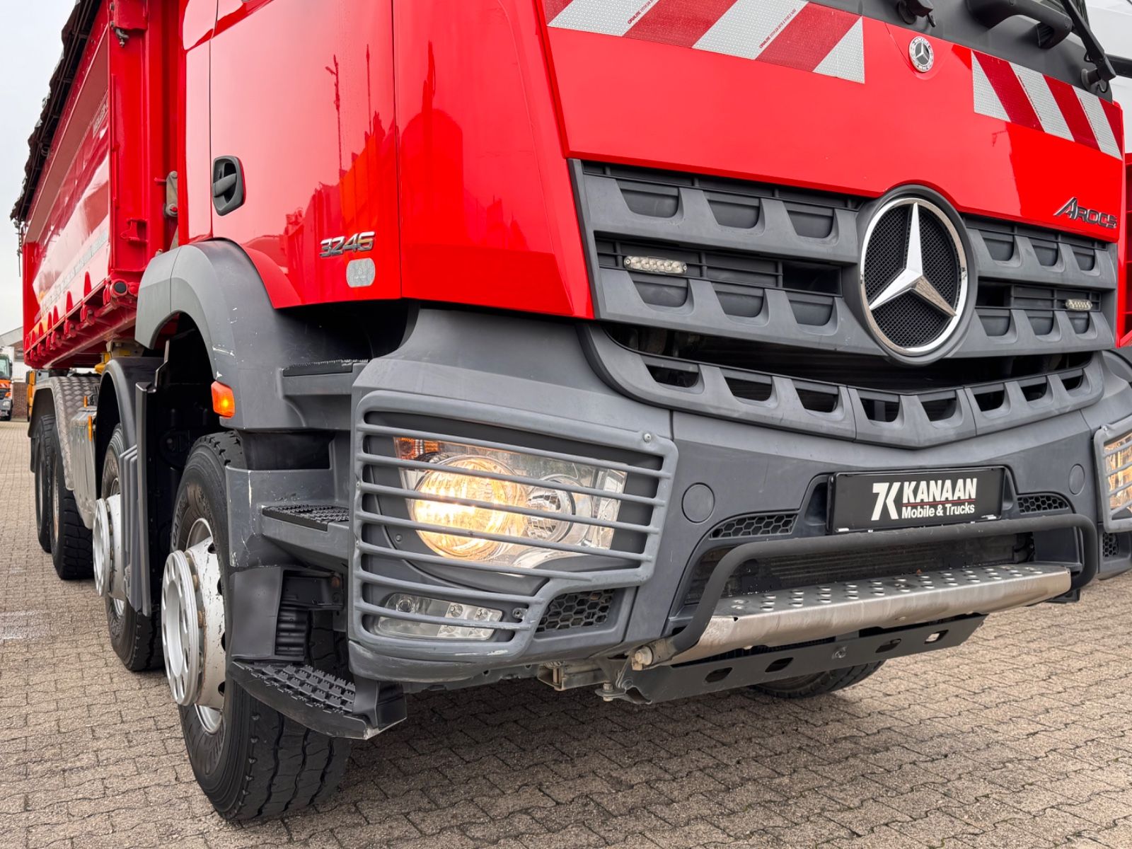 Fahrzeugabbildung Mercedes-Benz 3246 K  Arocs 8x4 Meiller  Bordmatik