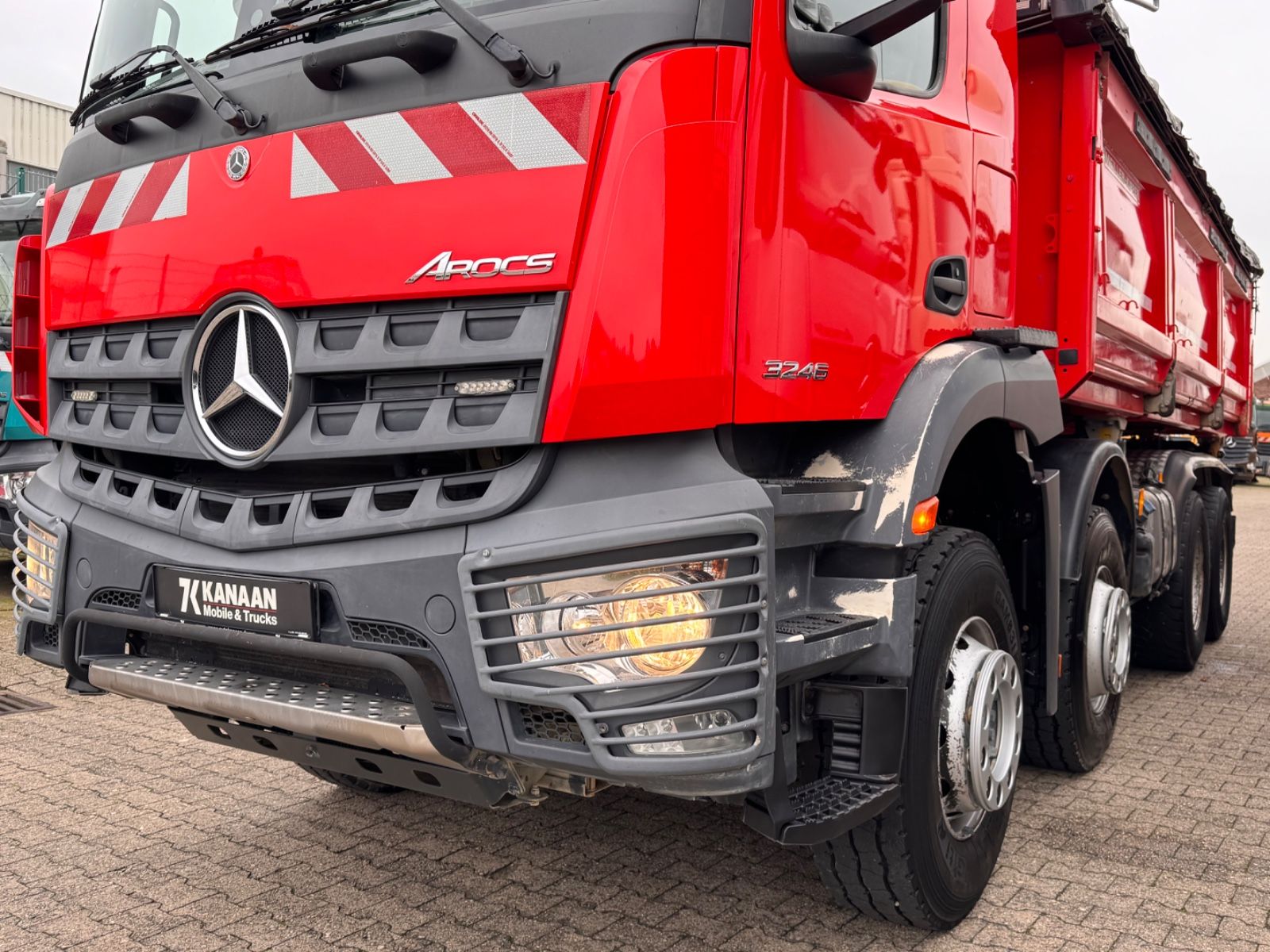 Fahrzeugabbildung Mercedes-Benz 3246 K  Arocs 8x4 Meiller  Bordmatik