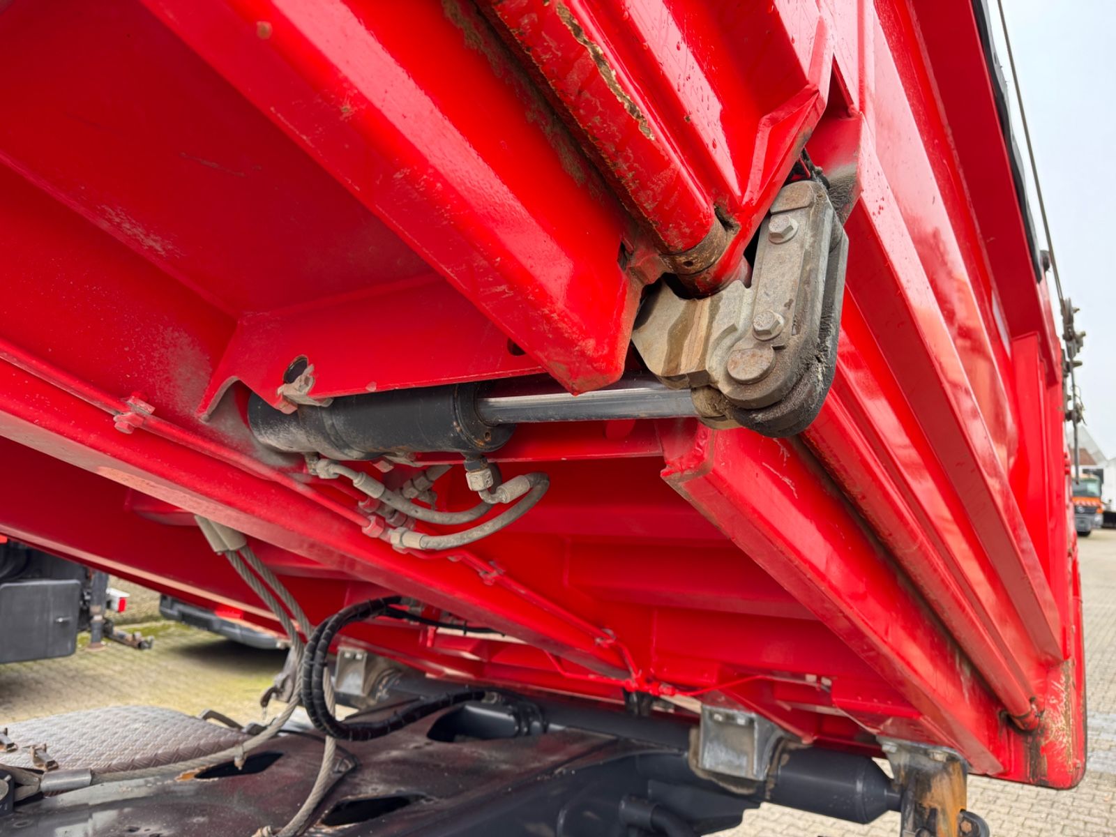 Fahrzeugabbildung Mercedes-Benz 3246 K  Arocs 8x4 Meiller  Bordmatik