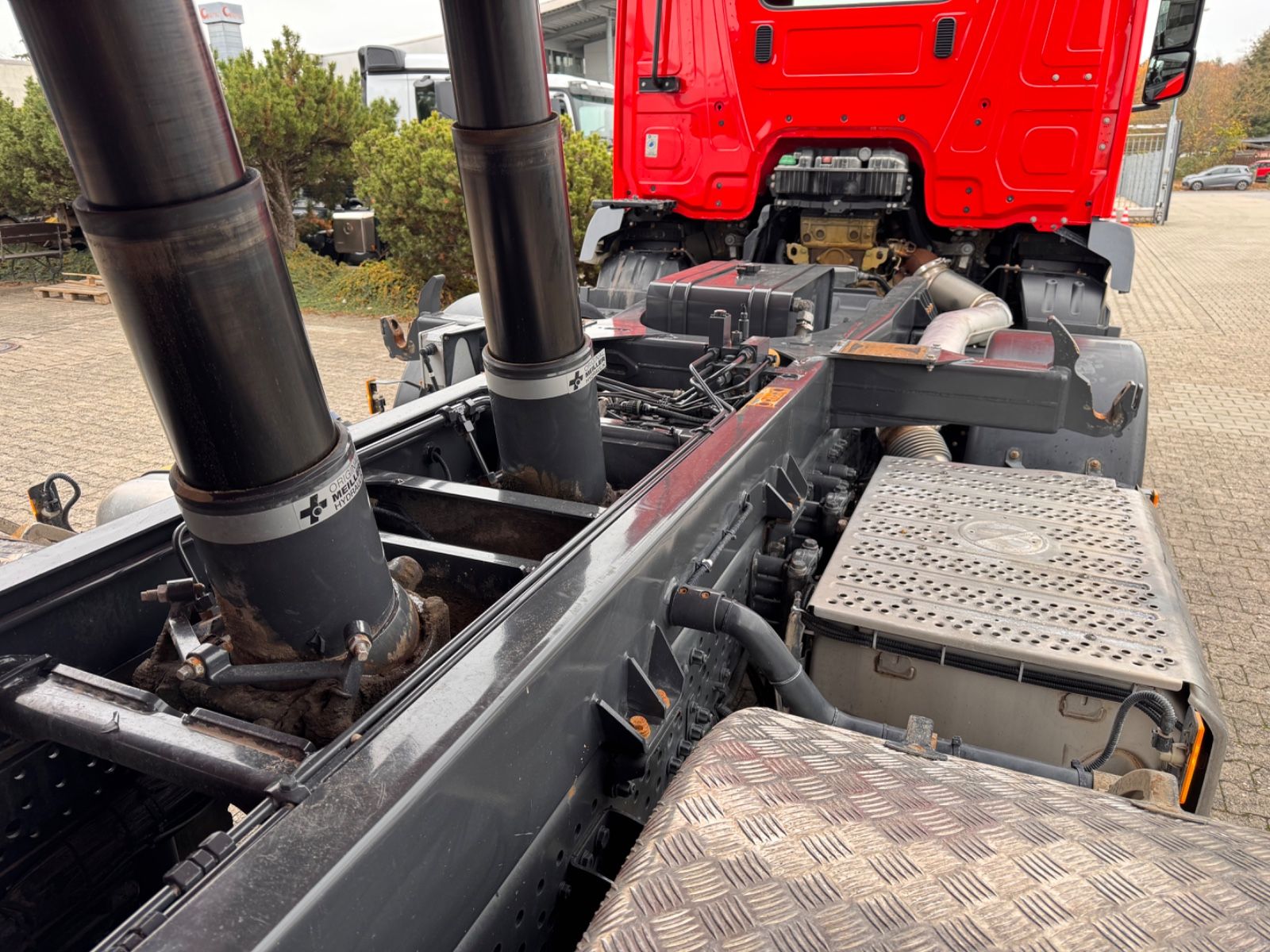 Fahrzeugabbildung Mercedes-Benz 3246 K  Arocs 8x4 Meiller  Bordmatik