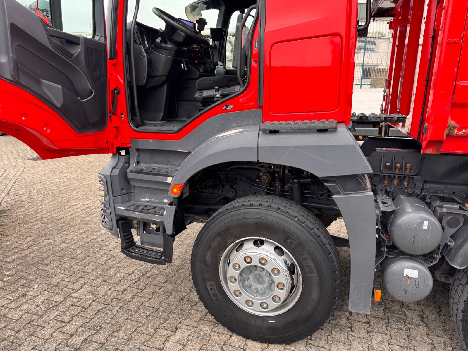 Fahrzeugabbildung Mercedes-Benz 3246 K  Arocs 8x4 Meiller  Bordmatik