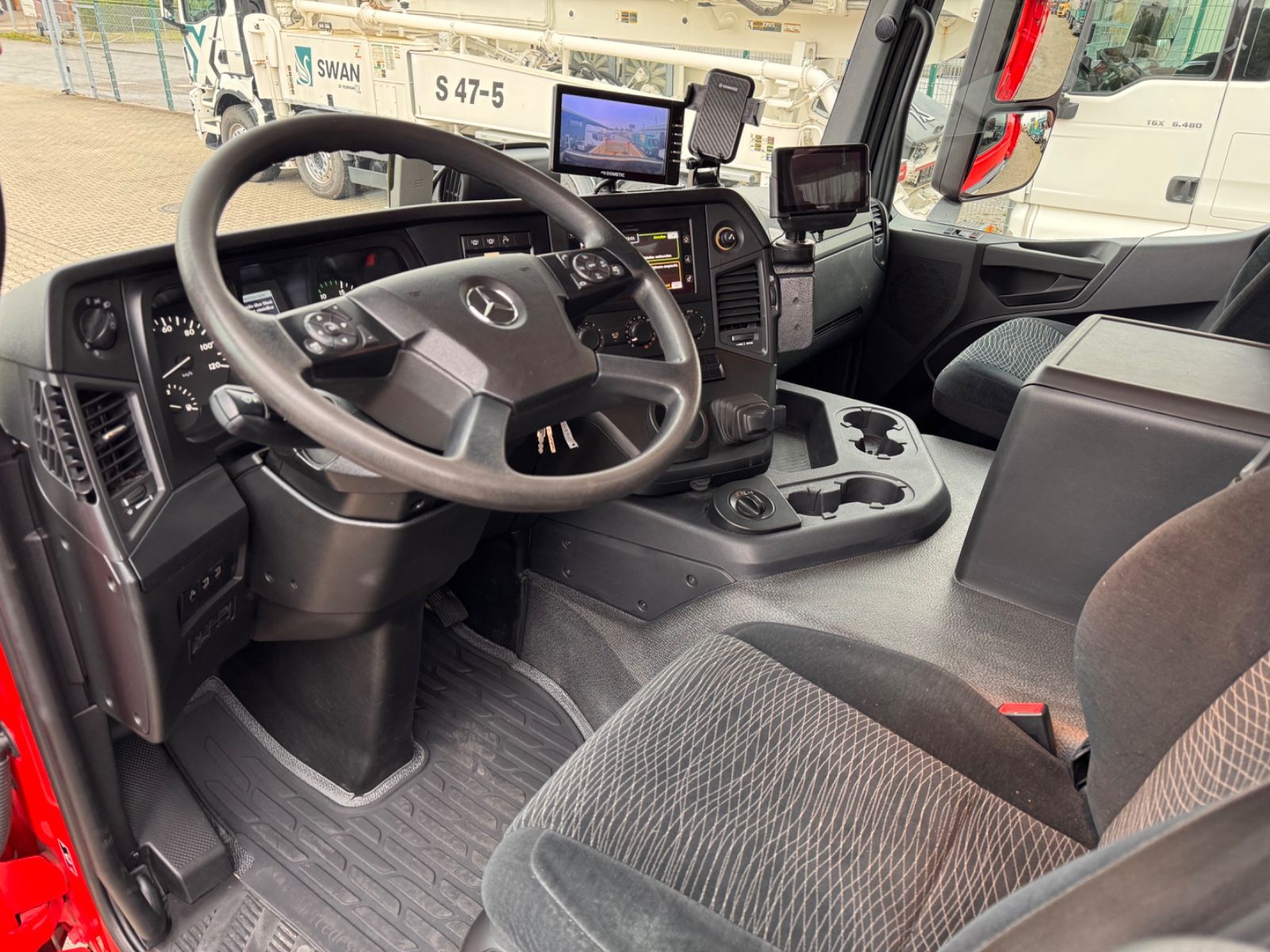 Fahrzeugabbildung Mercedes-Benz 3246 K  Arocs 8x4 Meiller  Bordmatik