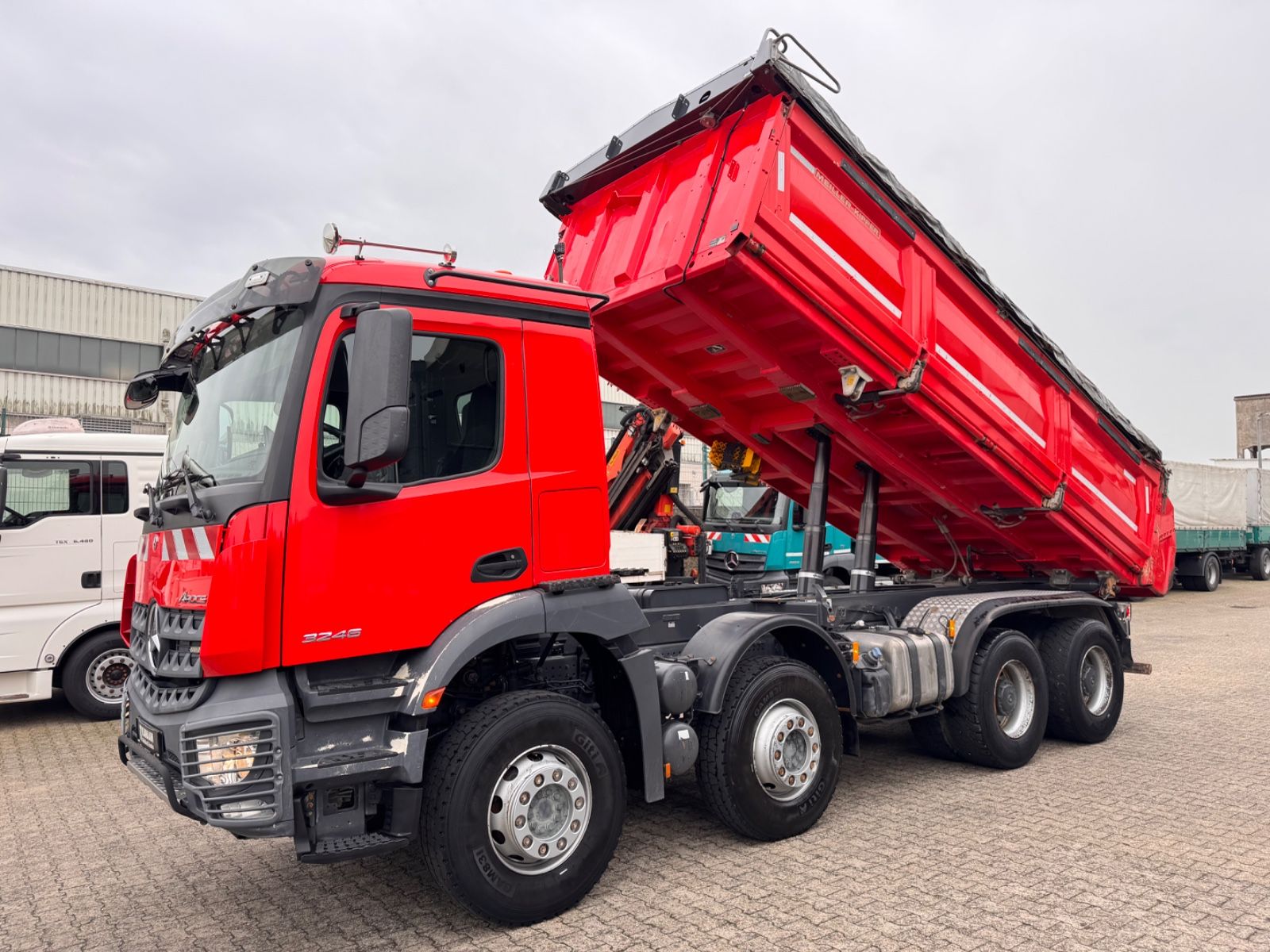 Fahrzeugabbildung Mercedes-Benz 3246 K  Arocs 8x4 Meiller  Bordmatik