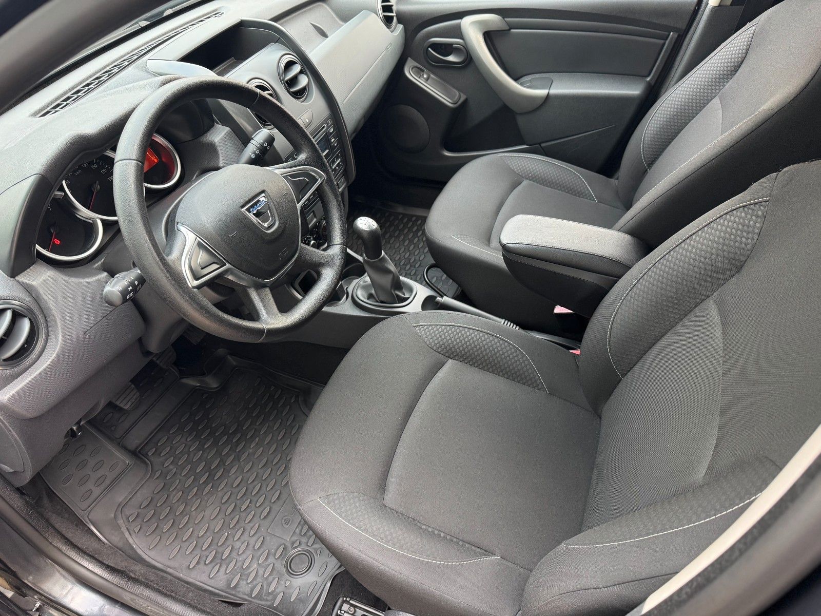 Fahrzeugabbildung Dacia Duster I Ambiance 4x2 *KLIMA|AHK|PDC*